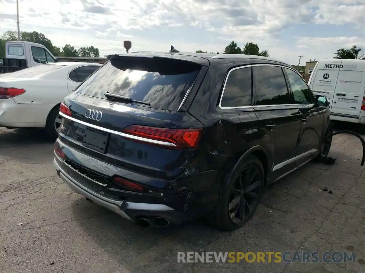 4 Photograph of a damaged car WA1AWBF75MD024354 AUDI SQ7 2021