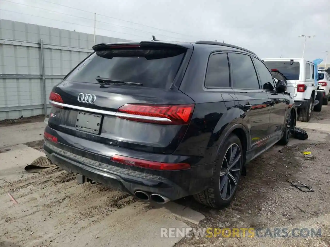 4 Photograph of a damaged car WA1AWBF78MD010559 AUDI SQ7 2021