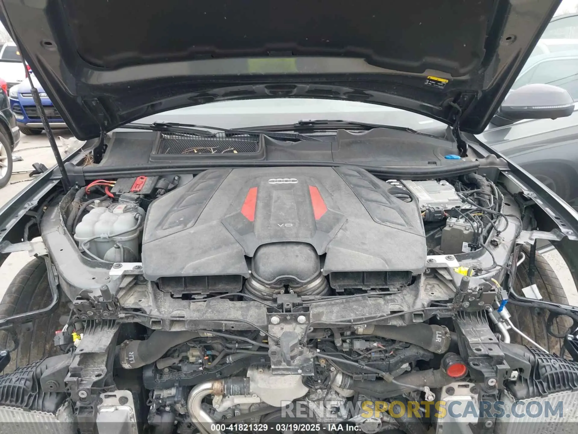 10 Photograph of a damaged car WA1VWBF74MD000533 AUDI SQ7 2021
