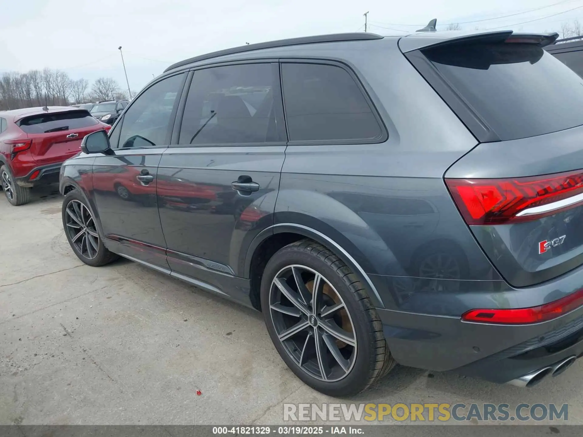 15 Photograph of a damaged car WA1VWBF74MD000533 AUDI SQ7 2021