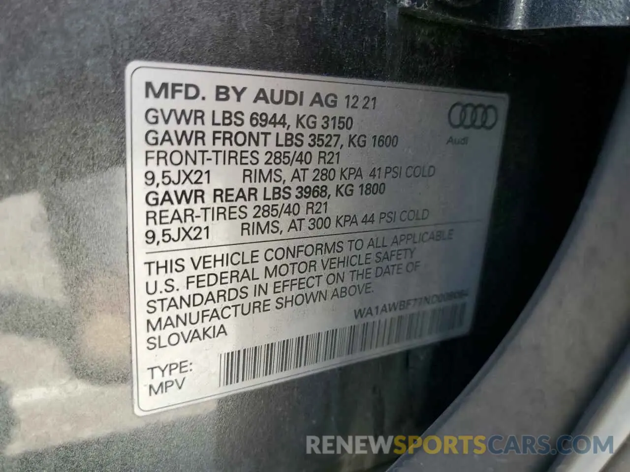 12 Photograph of a damaged car WA1AWBF77ND009064 AUDI SQ7 2022