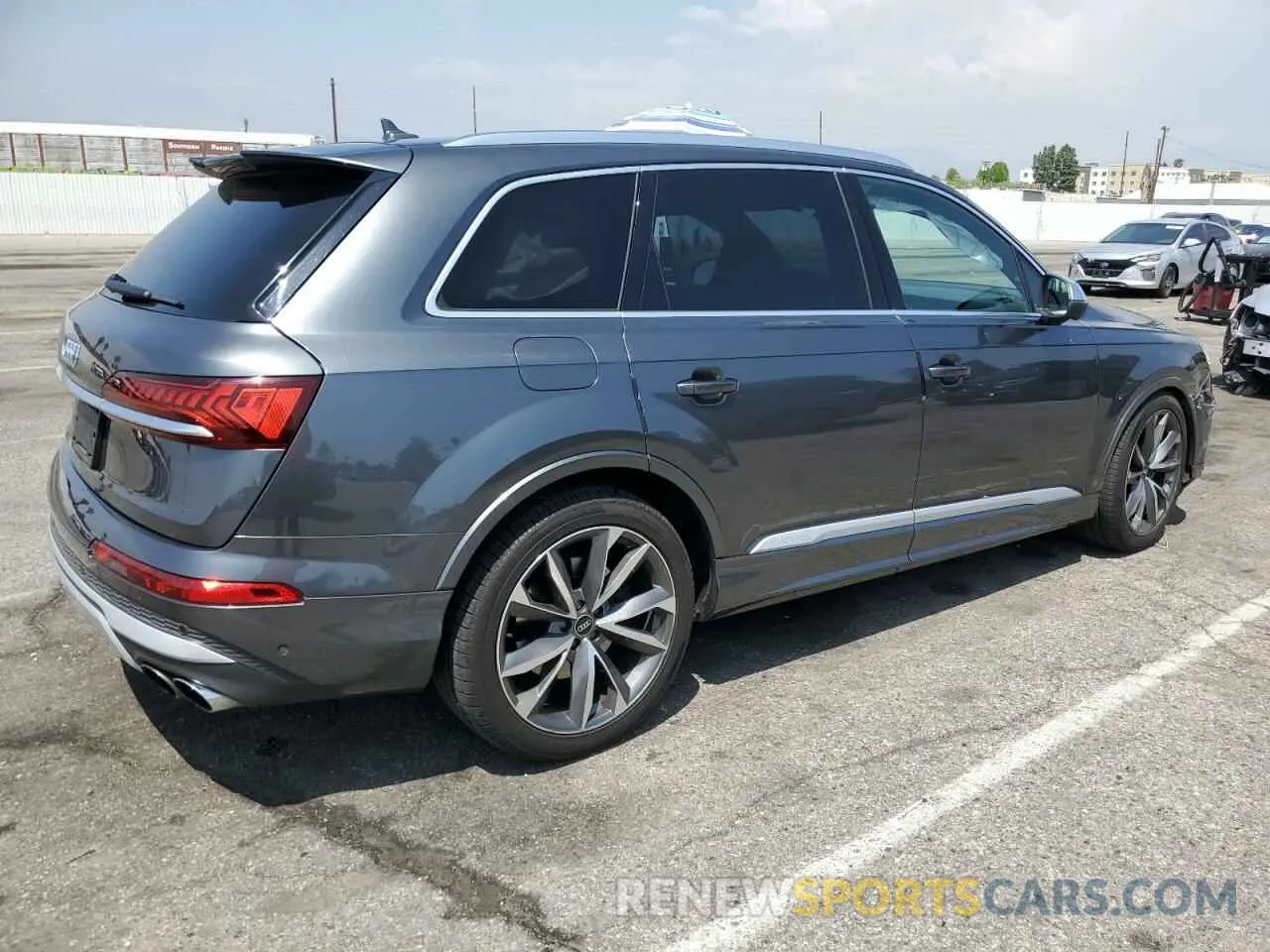 3 Photograph of a damaged car WA1AWBF77ND009064 AUDI SQ7 2022