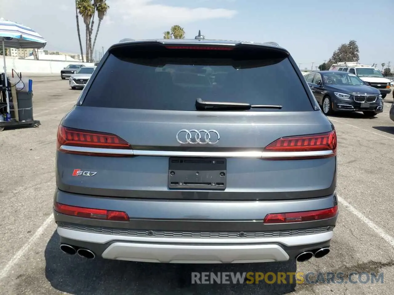 6 Photograph of a damaged car WA1AWBF77ND009064 AUDI SQ7 2022