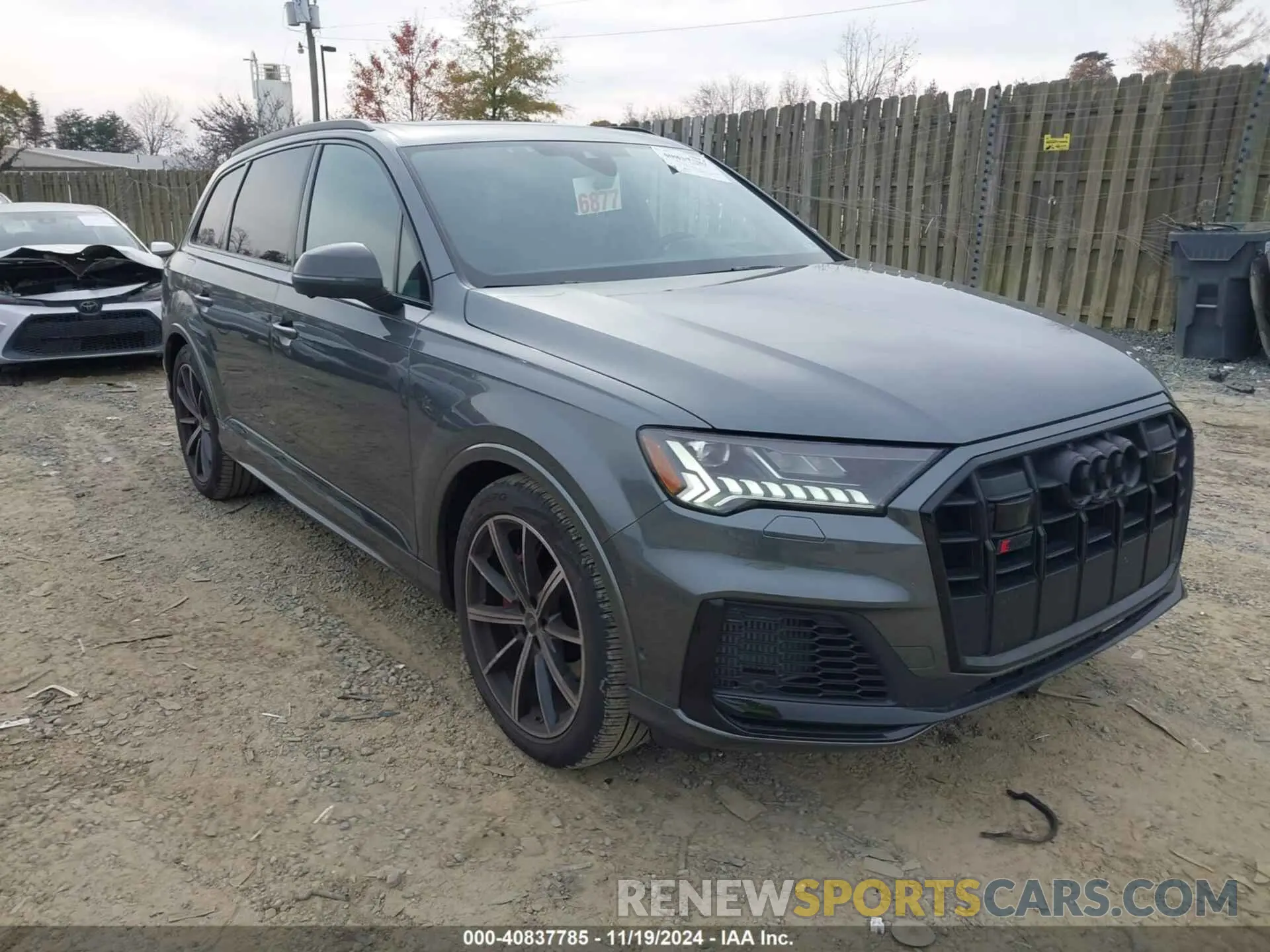 1 Photograph of a damaged car WA1VWBF72ND021608 AUDI SQ7 2022