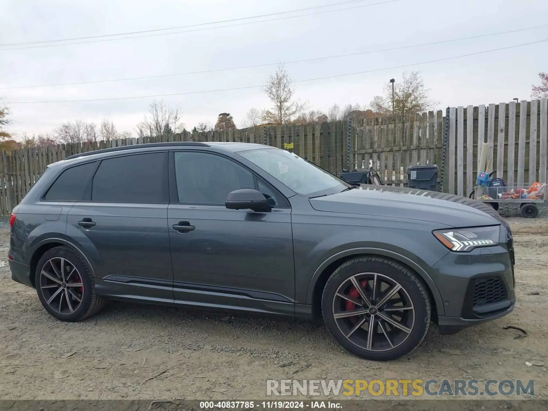 13 Photograph of a damaged car WA1VWBF72ND021608 AUDI SQ7 2022