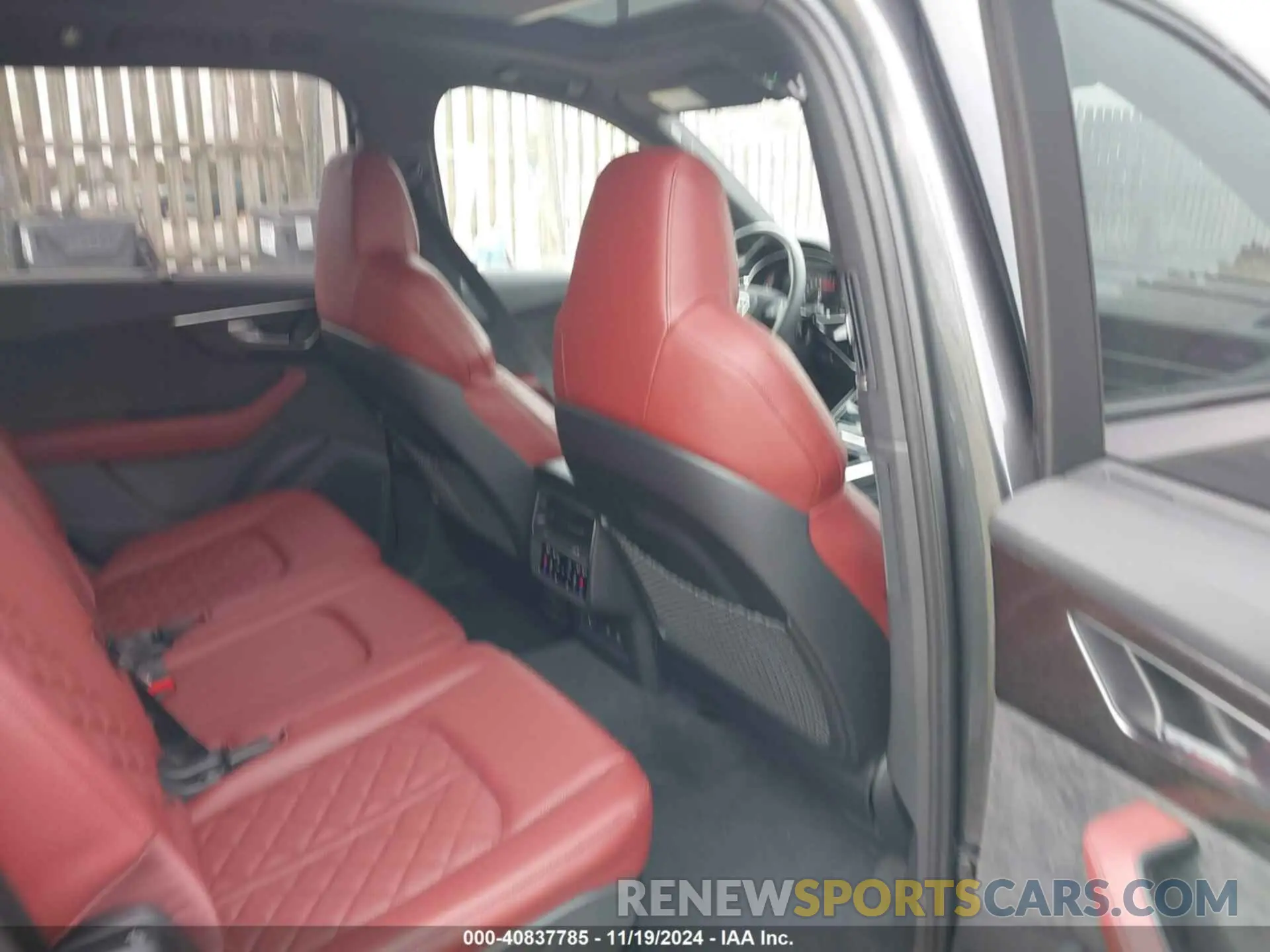8 Photograph of a damaged car WA1VWBF72ND021608 AUDI SQ7 2022