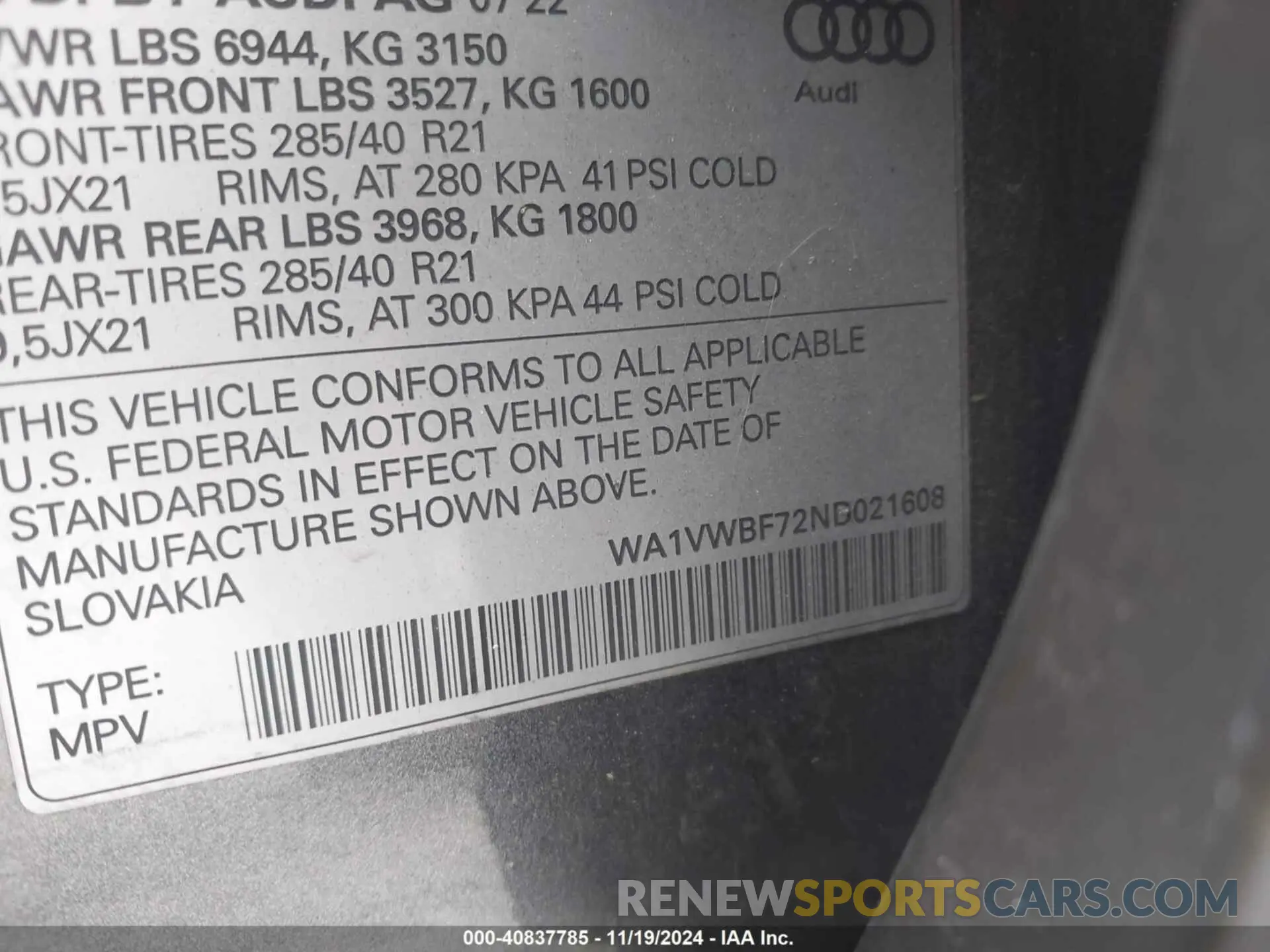 9 Photograph of a damaged car WA1VWBF72ND021608 AUDI SQ7 2022