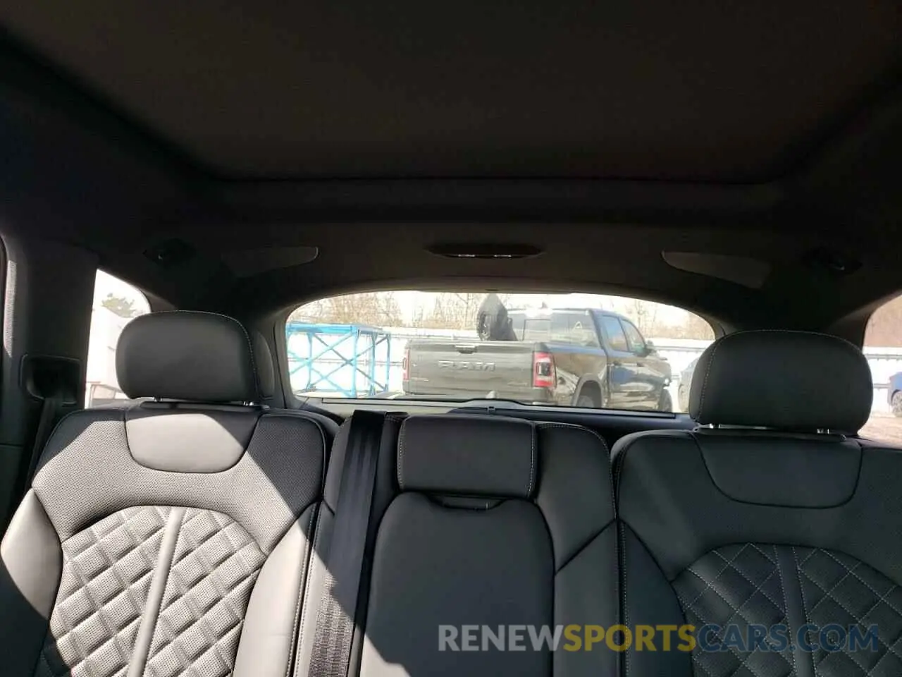 10 Photograph of a damaged car WA1AWBF73SD008747 AUDI SQ7 2025