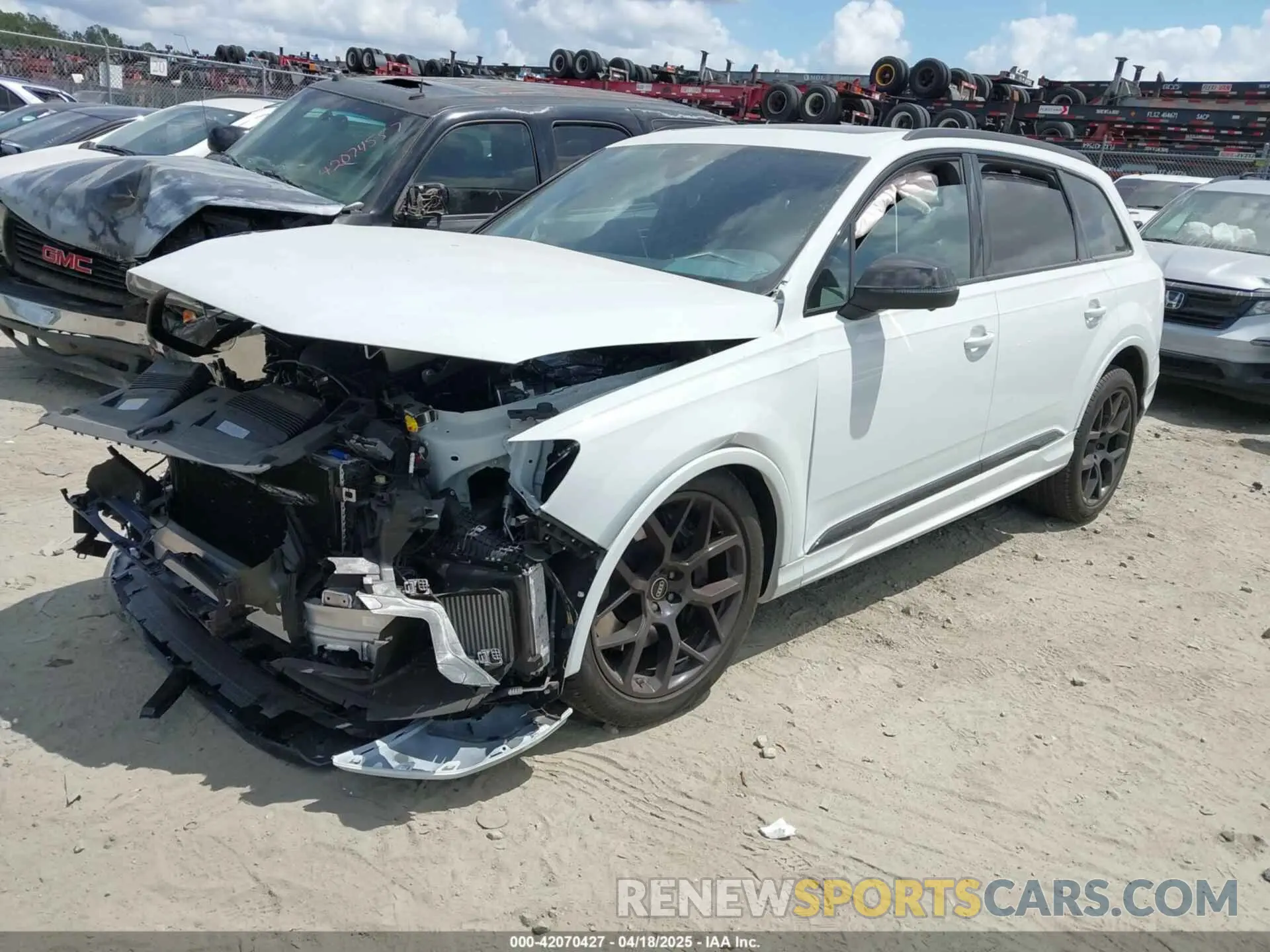 2 Photograph of a damaged car WA1AWBF7XSD002704 AUDI SQ7 2025