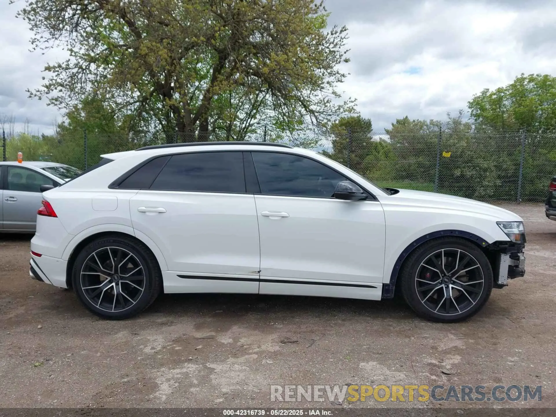 13 Photograph of a damaged car WA1AWBF1XMD033885 AUDI SQ8 2021