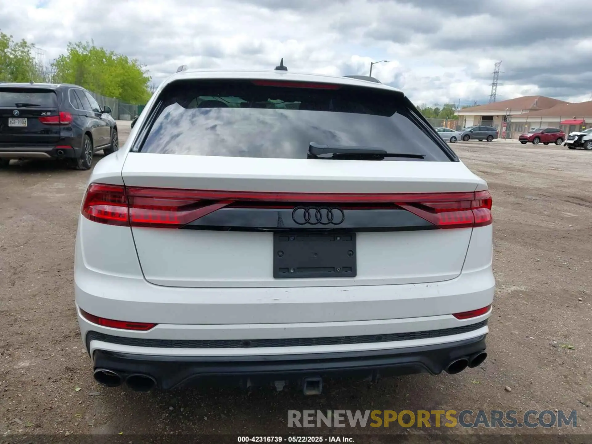 16 Photograph of a damaged car WA1AWBF1XMD033885 AUDI SQ8 2021