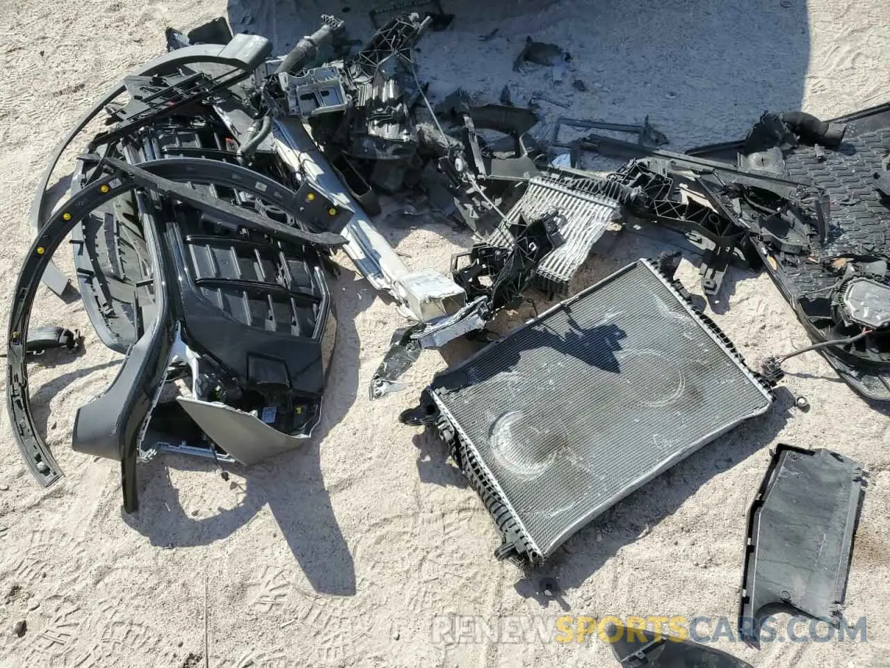 13 Photograph of a damaged car WA1CWBF17MD008130 AUDI SQ8 2021