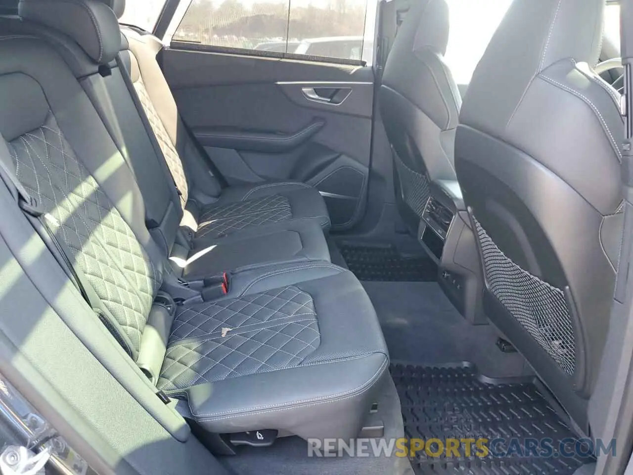 11 Photograph of a damaged car WA1AWBF17RD008918 AUDI SQ8 2024
