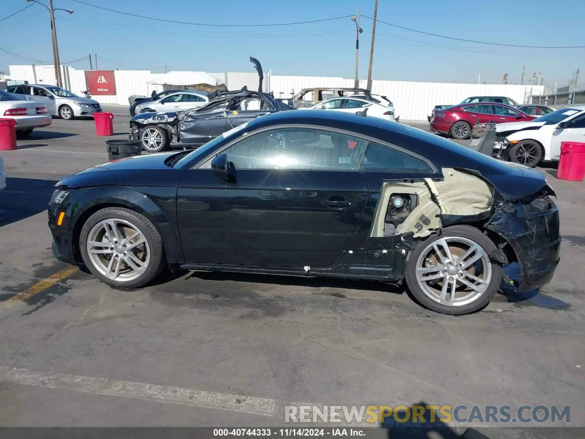 14 Photograph of a damaged car TRUAEAFV1N1002572 AUDI TT 2022