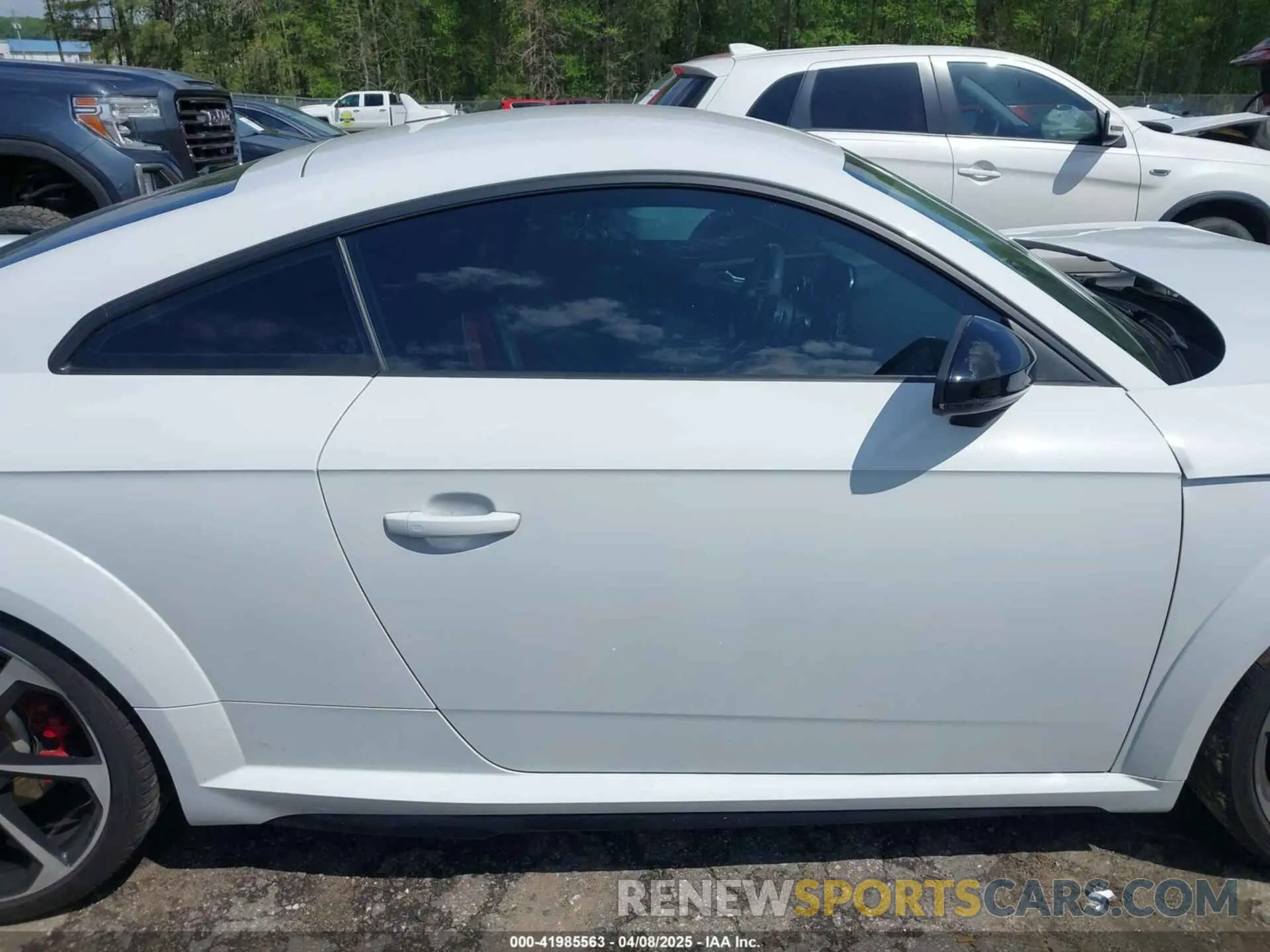 13 Photograph of a damaged car WUAASAFV5M1900306 AUDI TT RS 2021