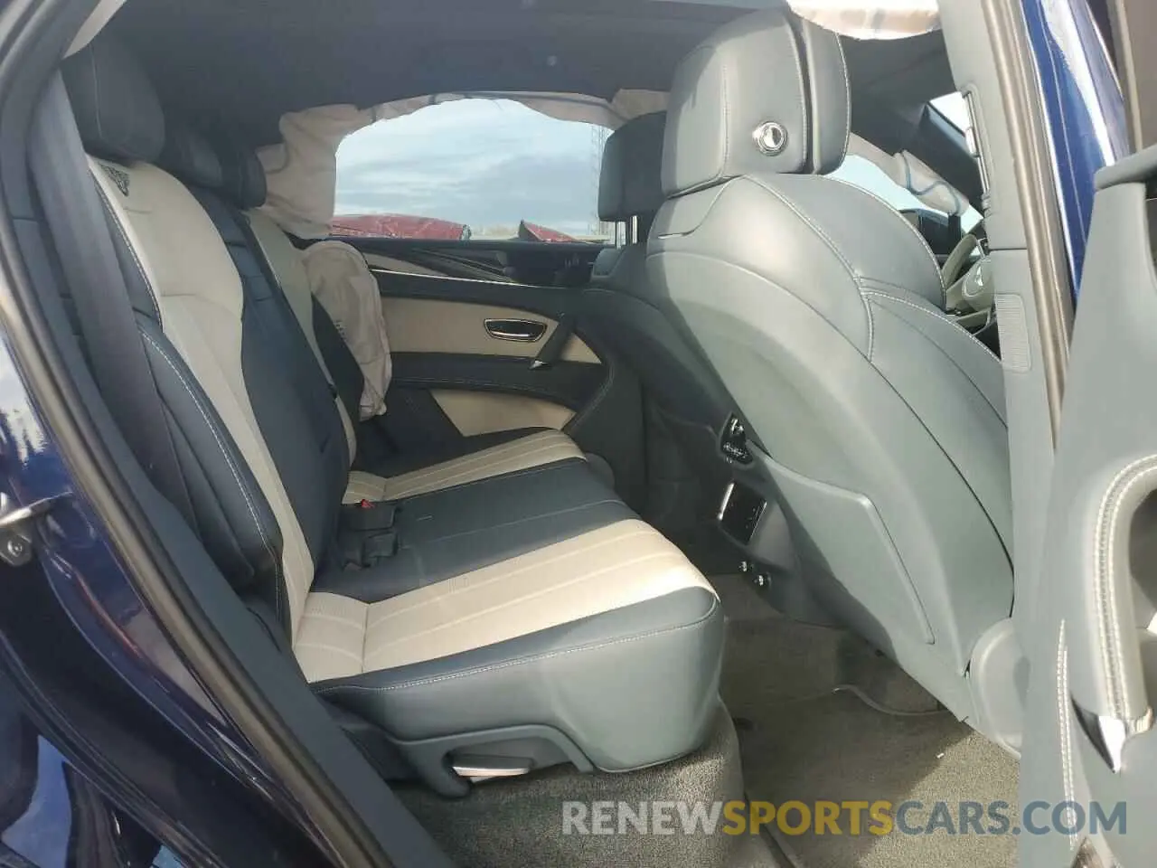 11 Photograph of a damaged car SJAAM2ZV3KC027084 BENTLEY ALL MODELS 2019