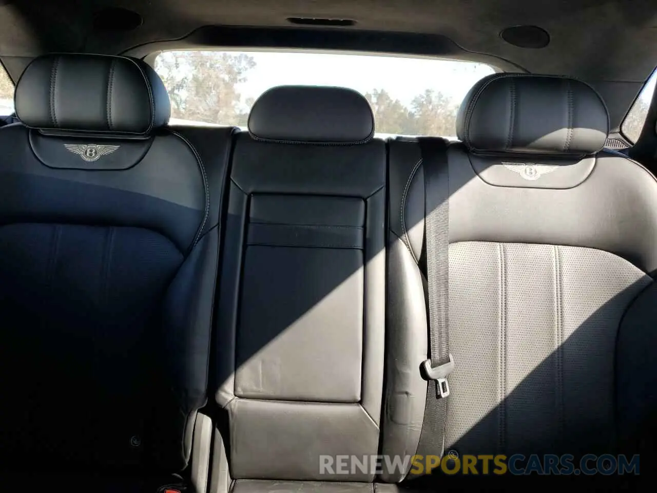 10 Photograph of a damaged car SJAAM2ZV4KC024727 BENTLEY ALL MODELS 2019