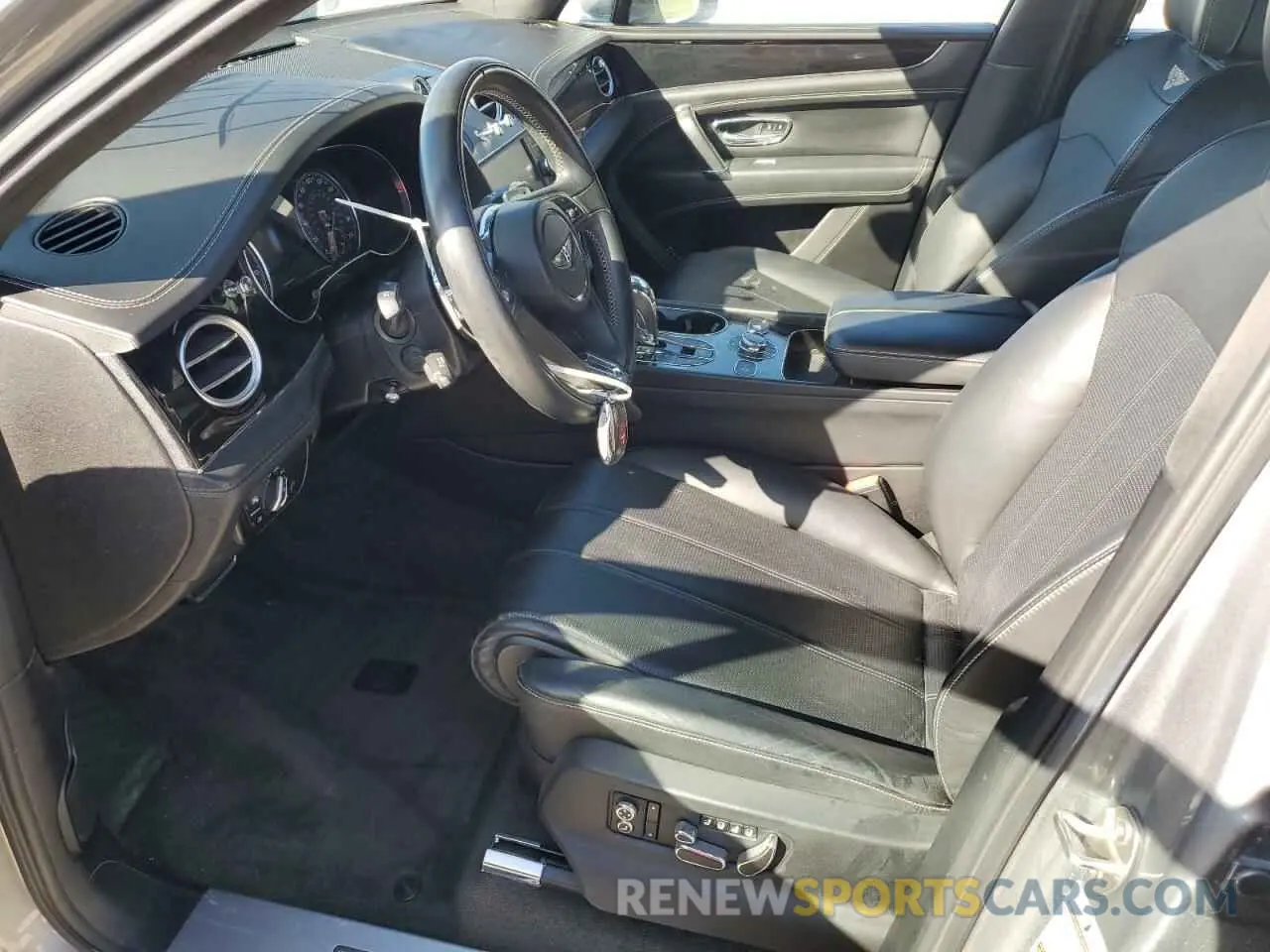 7 Photograph of a damaged car SJAAM2ZV4KC024727 BENTLEY ALL MODELS 2019