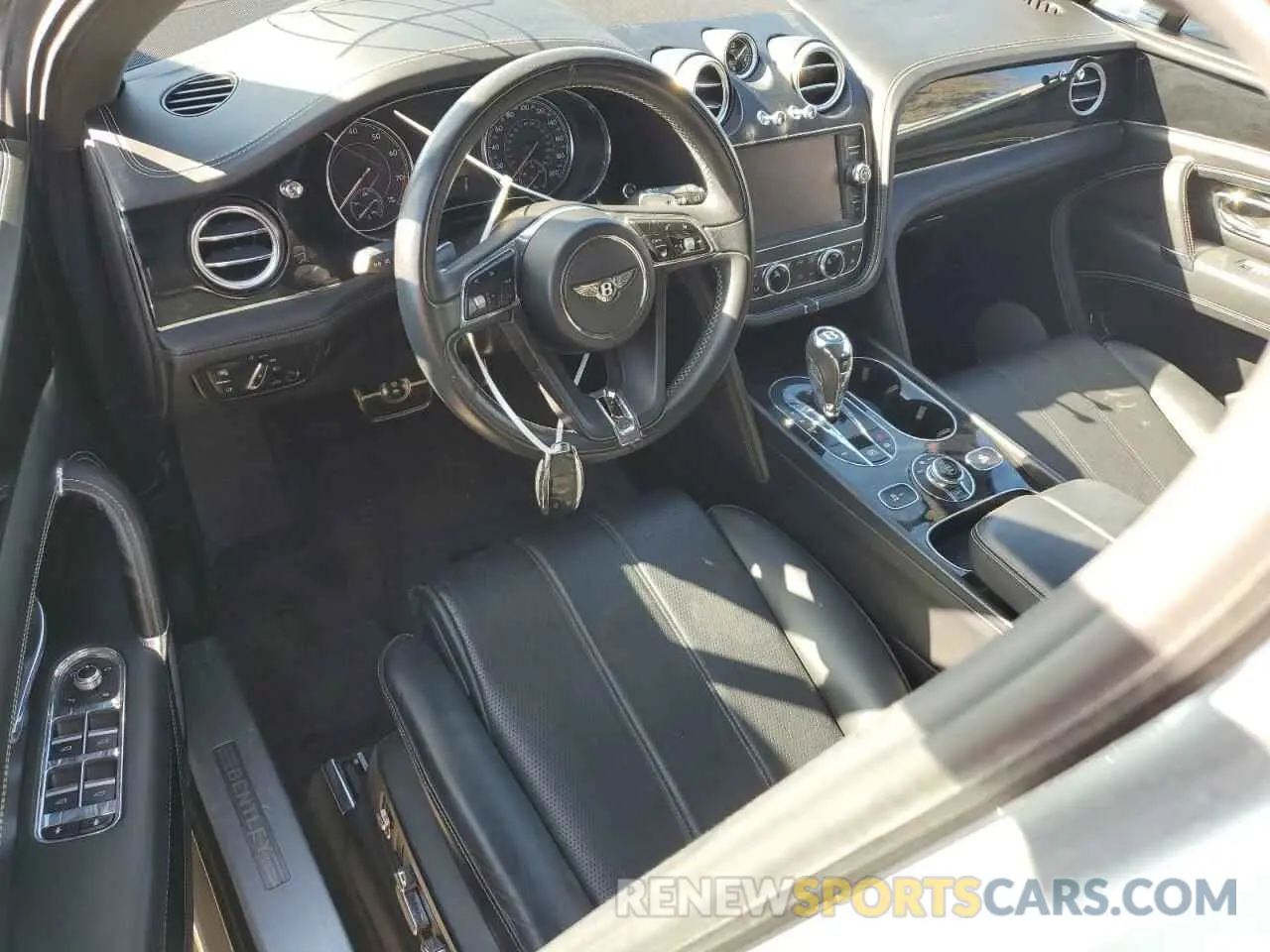 8 Photograph of a damaged car SJAAM2ZV4KC024727 BENTLEY ALL MODELS 2019