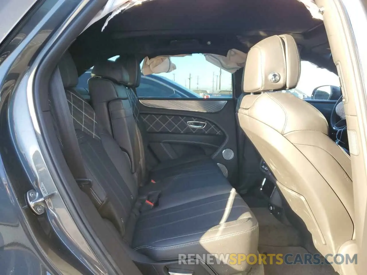 11 Photograph of a damaged car SJAAM2ZV9MC032759 BENTLEY ALL MODELS 2021