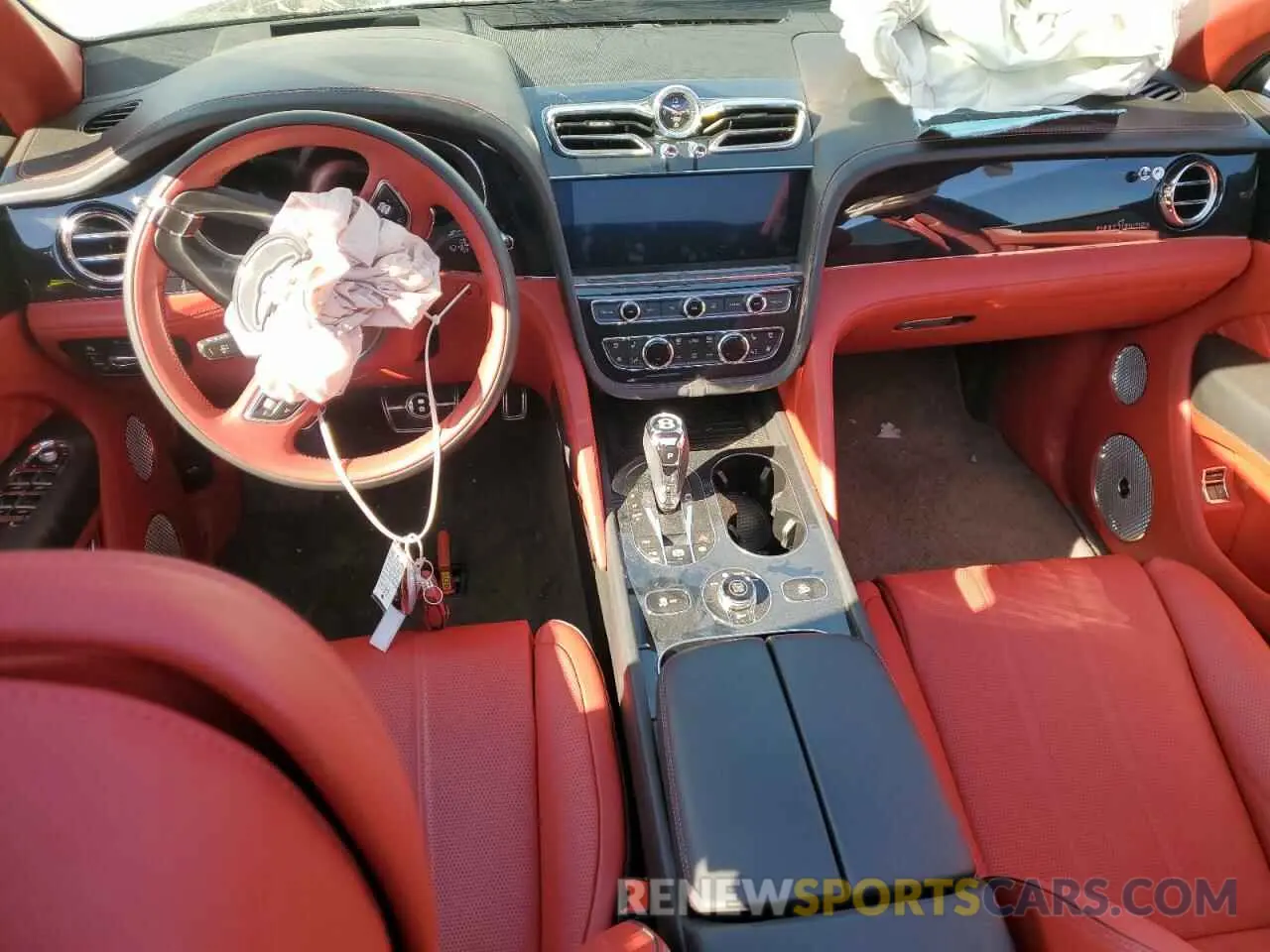 8 Photograph of a damaged car SJAAM2ZV2NC017389 BENTLEY ALL MODELS 2022