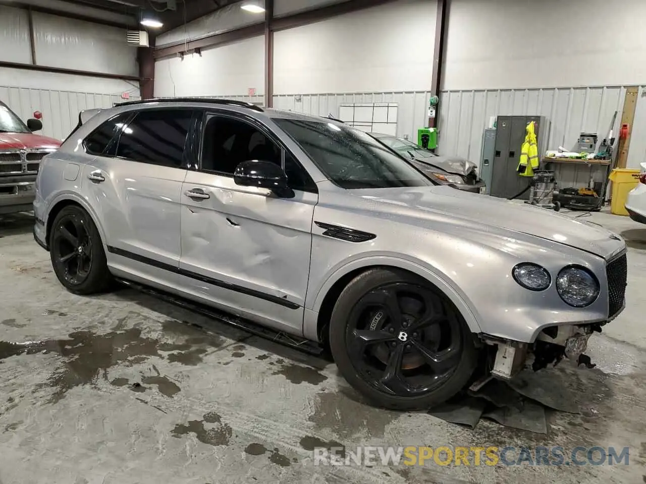 4 Photograph of a damaged car SJAAM2ZV9NC011119 BENTLEY ALL MODELS 2022