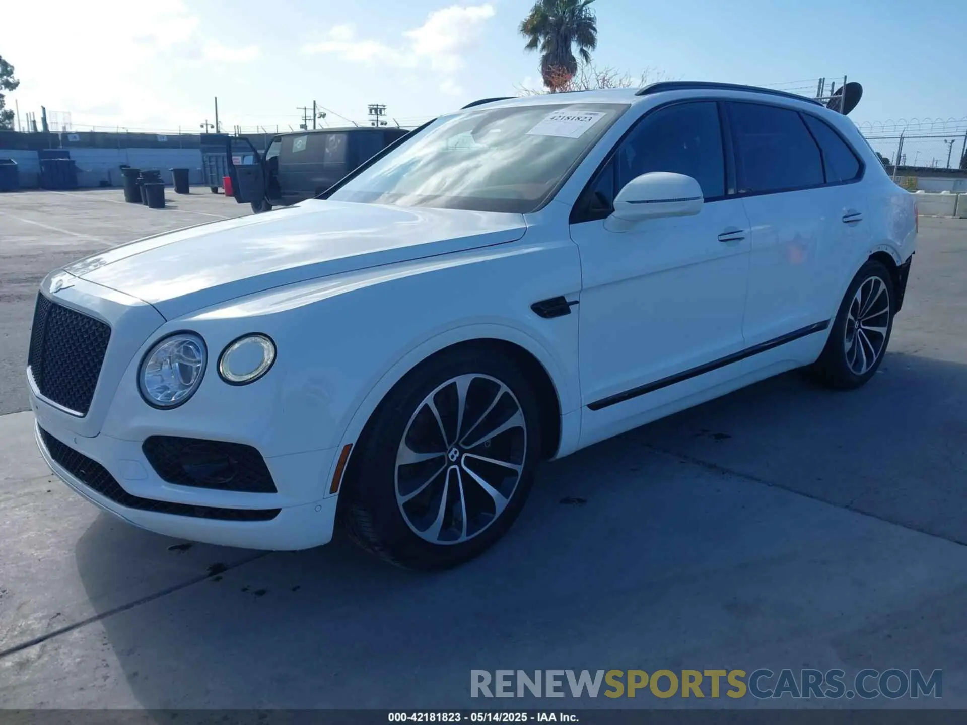 2 Photograph of a damaged car SJAAM2ZV5KC026308 BENTLEY BENTAYGA 2019