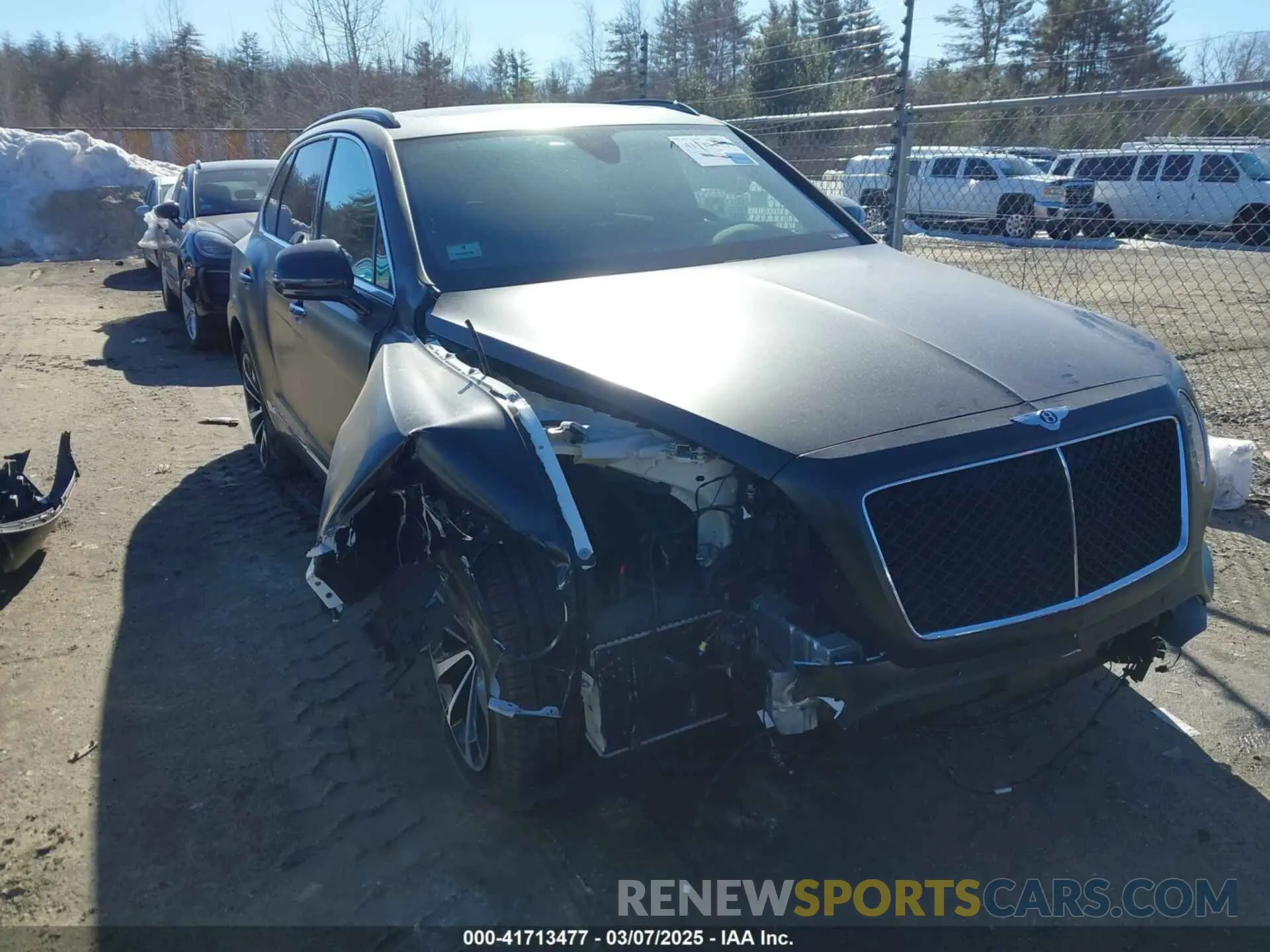 1 Photograph of a damaged car SJAAM2ZV9KC024576 BENTLEY BENTAYGA 2019