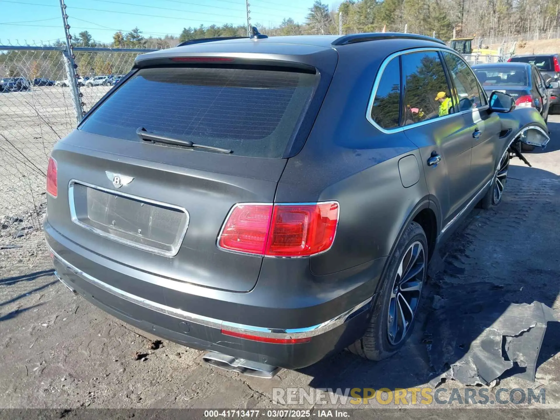 4 Photograph of a damaged car SJAAM2ZV9KC024576 BENTLEY BENTAYGA 2019