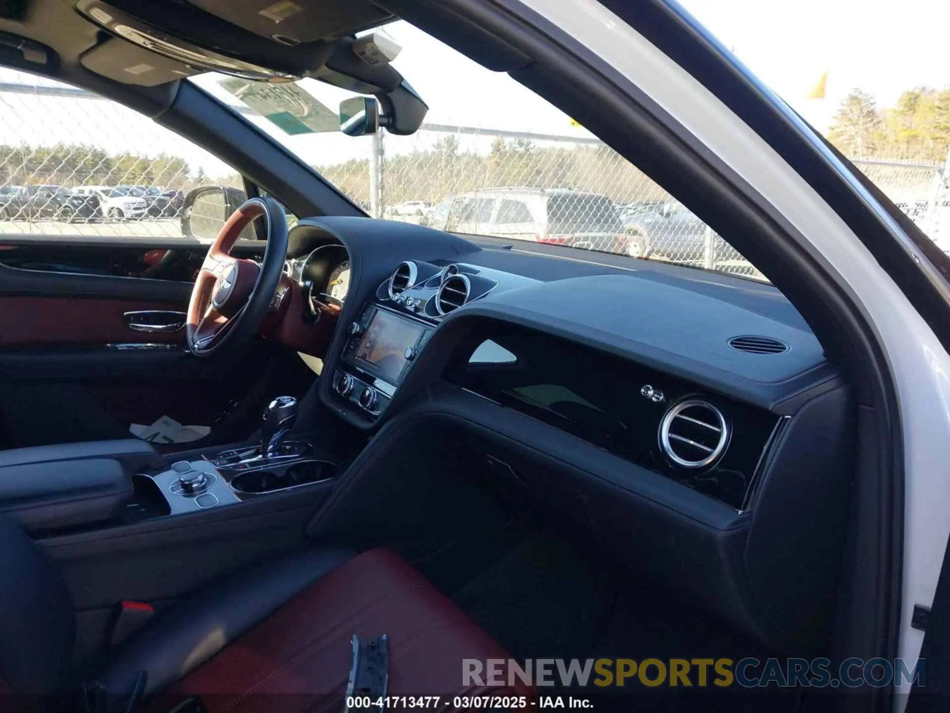 5 Photograph of a damaged car SJAAM2ZV9KC024576 BENTLEY BENTAYGA 2019