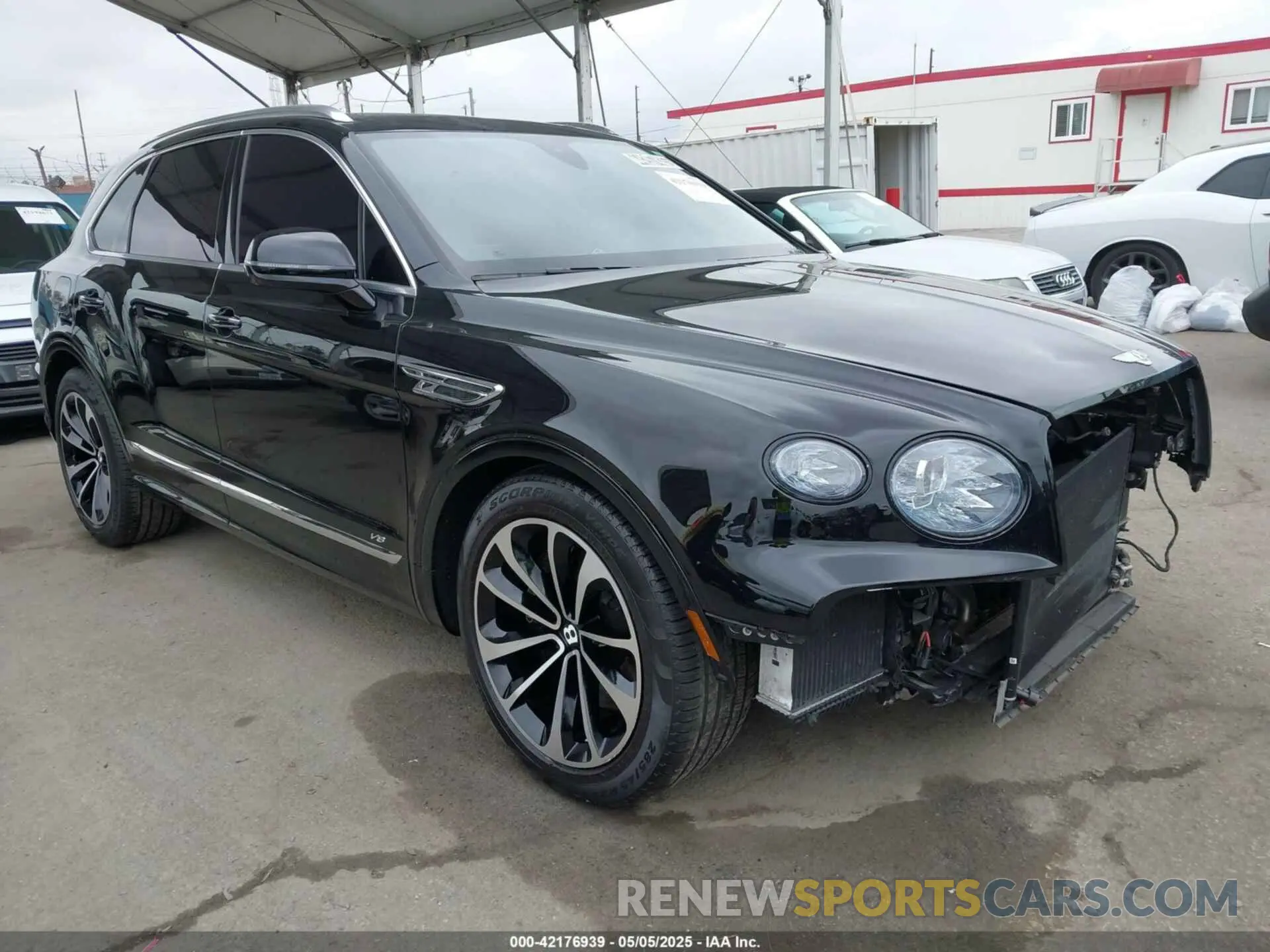 1 Photograph of a damaged car SJAAM2ZV1NC013849 BENTLEY BENTAYGA 2022