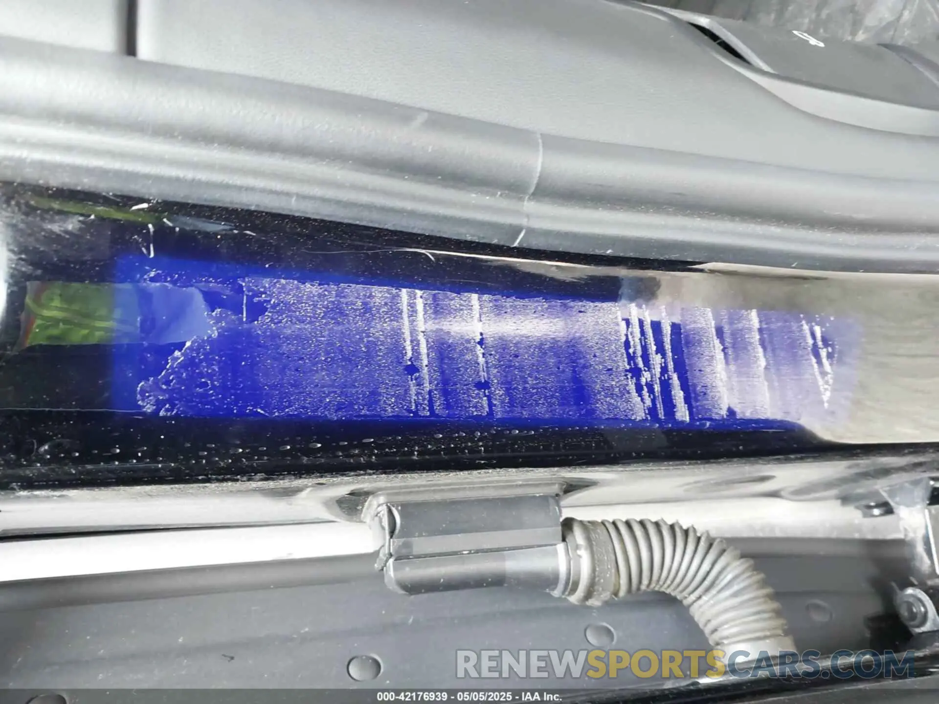 9 Photograph of a damaged car SJAAM2ZV1NC013849 BENTLEY BENTAYGA 2022