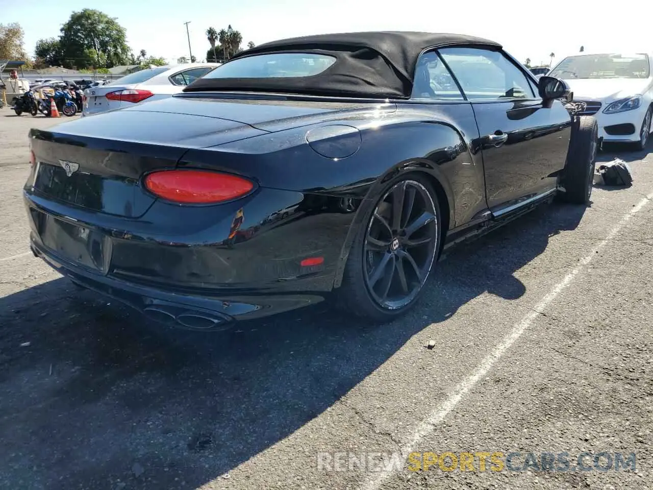 4 Photograph of a damaged car SCBDG4ZG3LC076757 BENTLEY CONTINENTA 2020