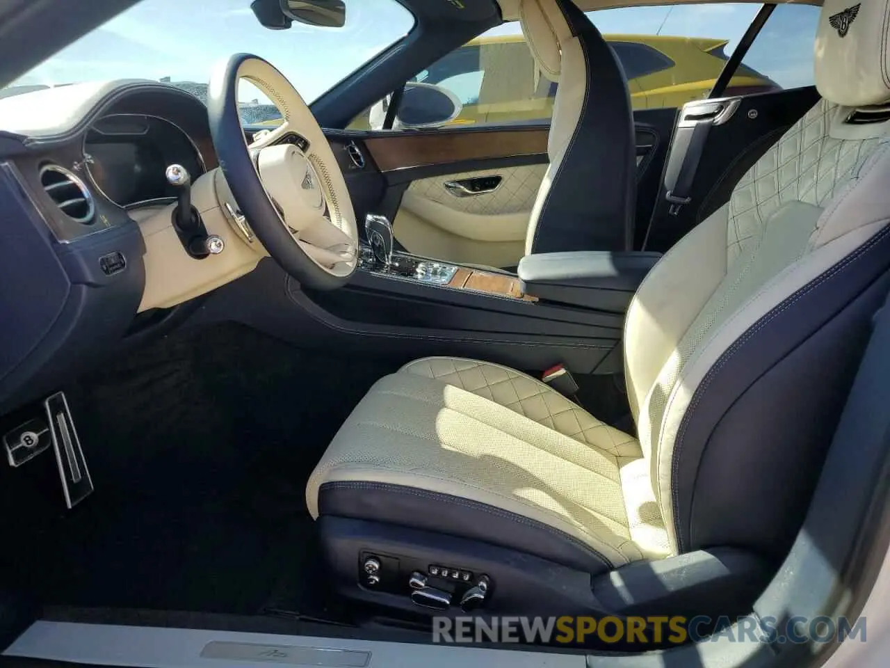 7 Photograph of a damaged car SCBDG4ZG8PC008251 BENTLEY CONTINENTA 2023