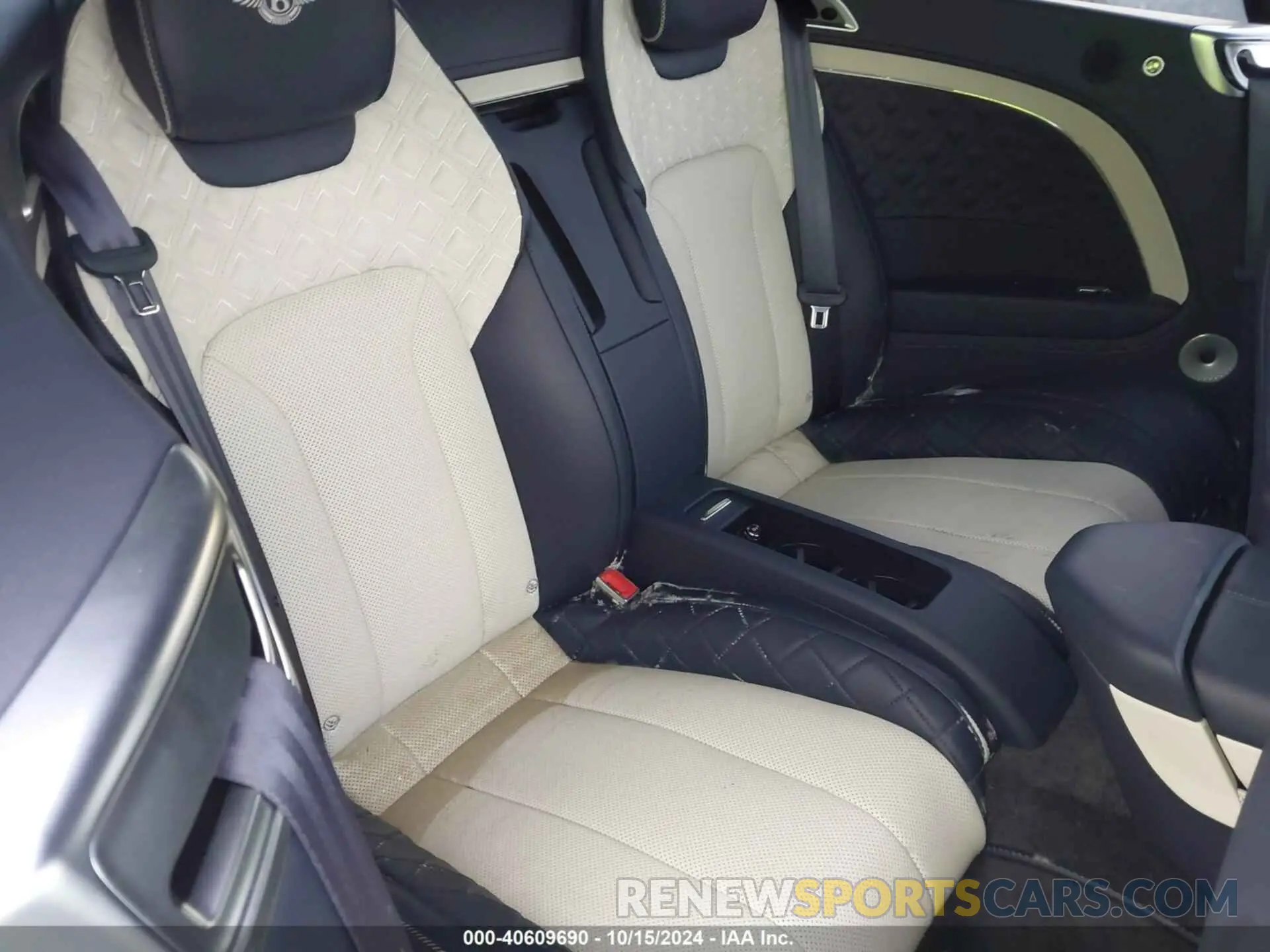 8 Photograph of a damaged car SCBDG4ZG6NC002140 BENTLEY CONTINENTAL GT 2022