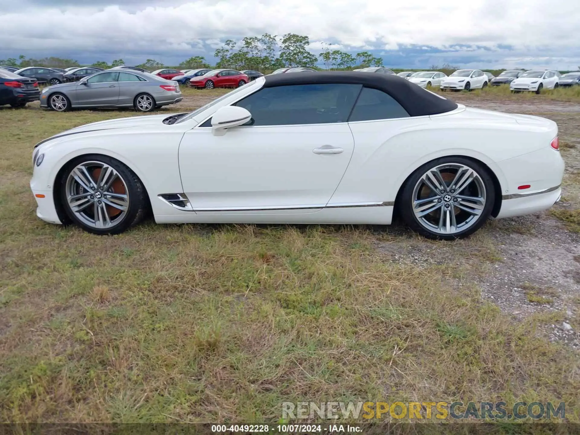 14 Photograph of a damaged car SCBDG4ZG7PC007222 BENTLEY CONTINENTAL GT 2023