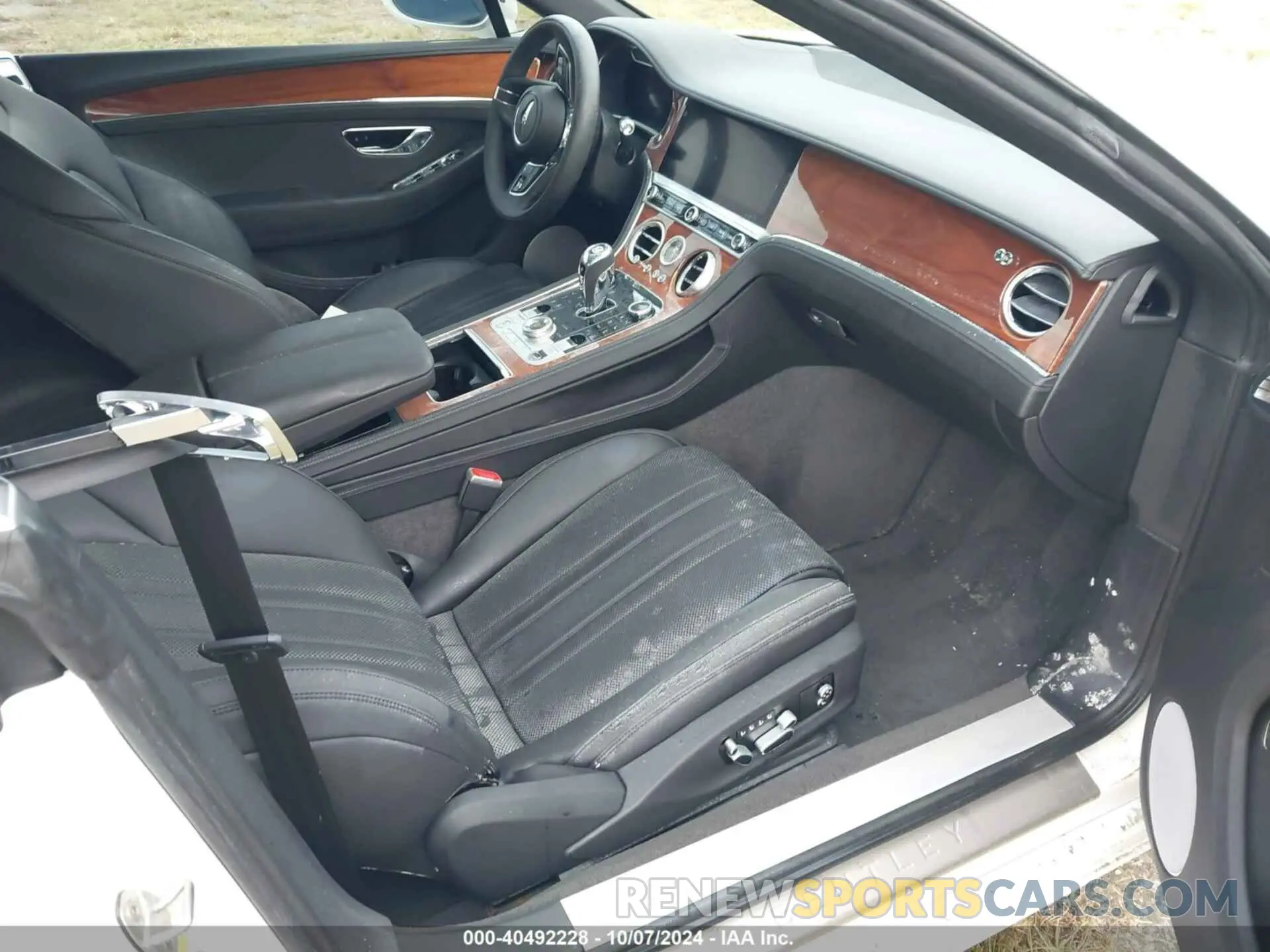 5 Photograph of a damaged car SCBDG4ZG7PC007222 BENTLEY CONTINENTAL GT 2023