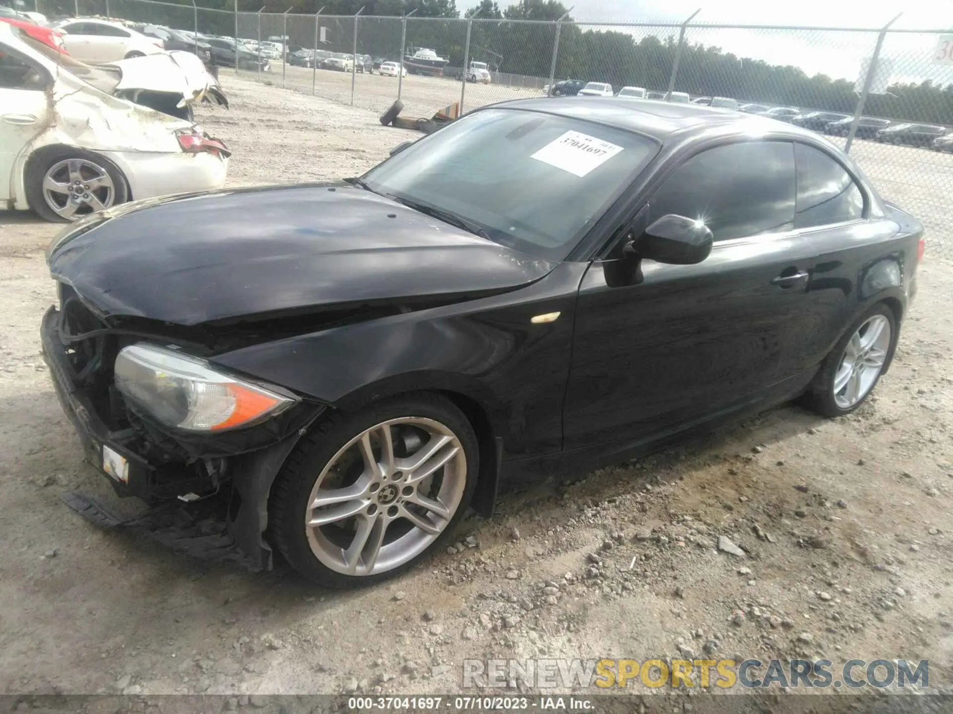 2 Photograph of a damaged car WBAUC9C50CVM12864 BMW 1 SERIES 2012