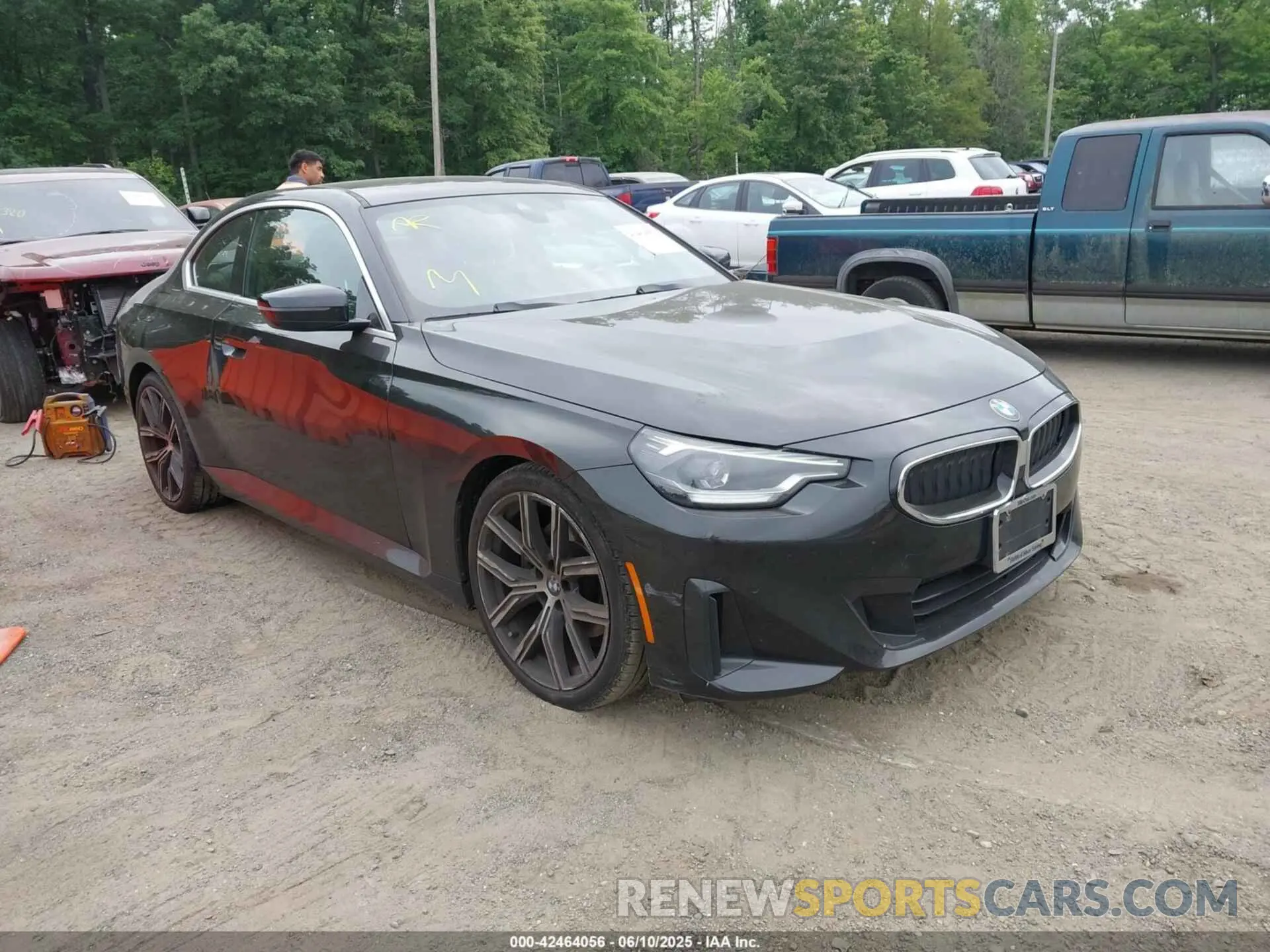 1 Photograph of a damaged car 3MW23CM02N8C20892 BMW 230 2022