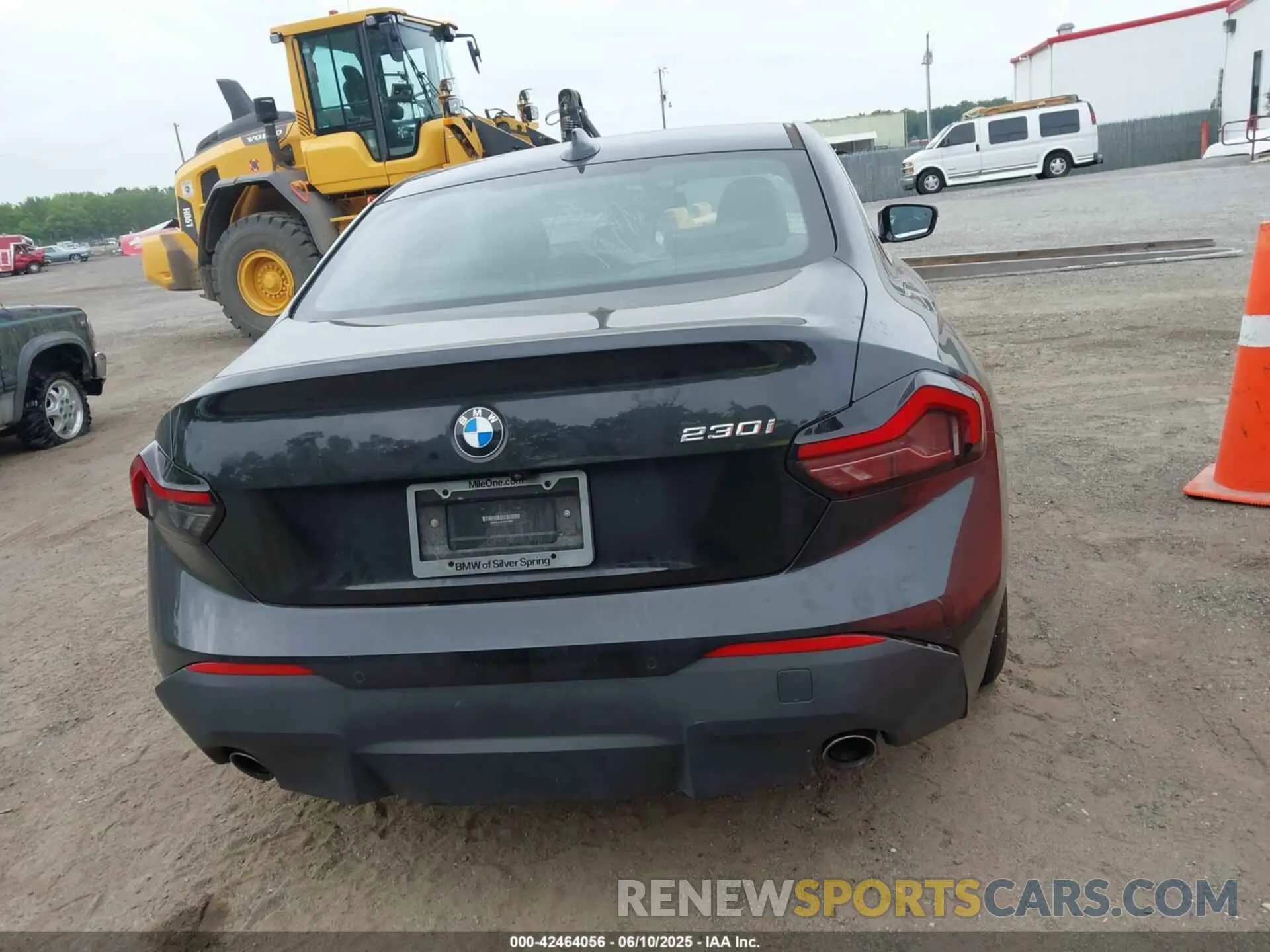 16 Photograph of a damaged car 3MW23CM02N8C20892 BMW 230 2022
