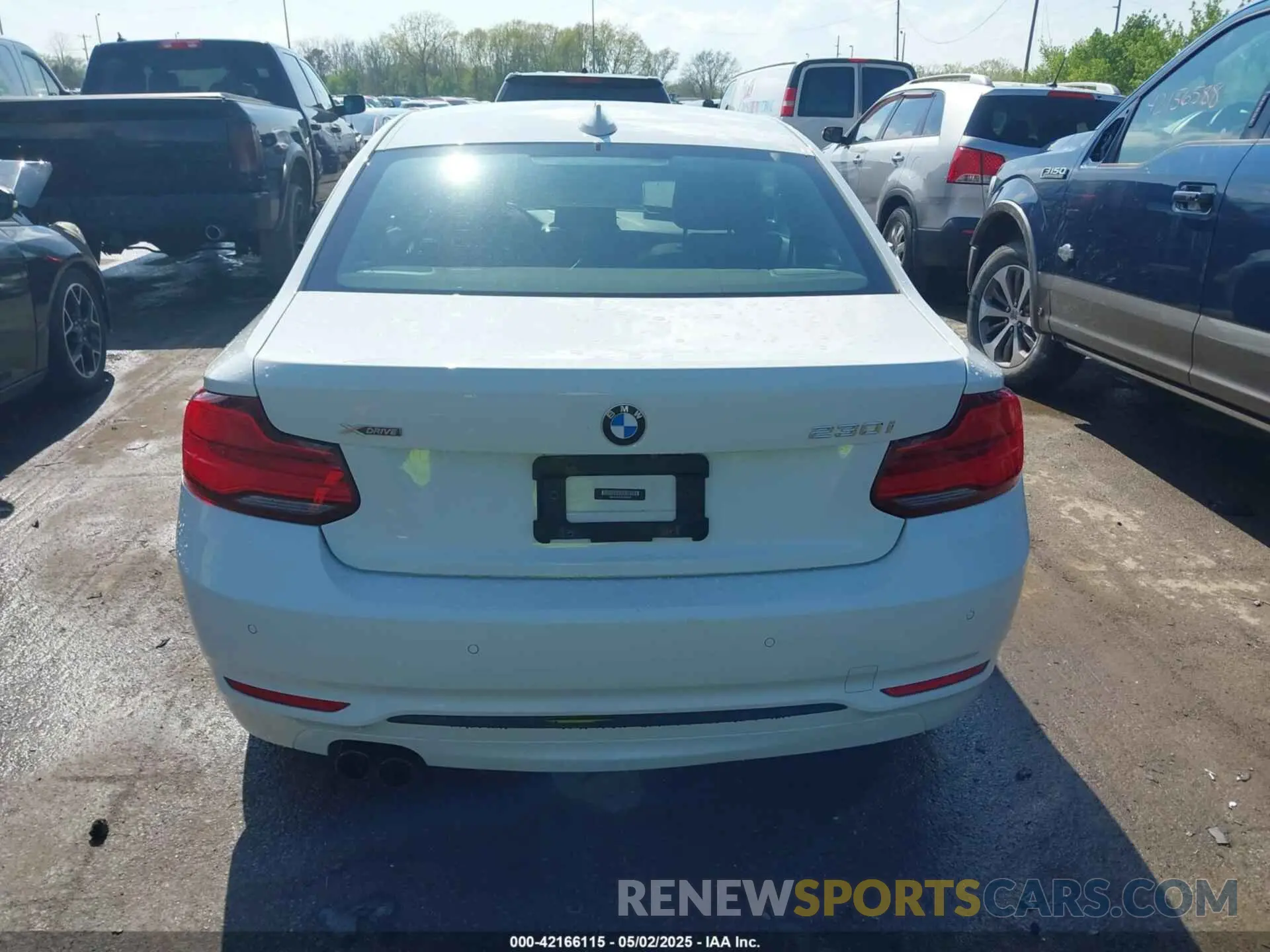 16 Photograph of a damaged car WBA2J3C53KVD49223 BMW 230I 2019