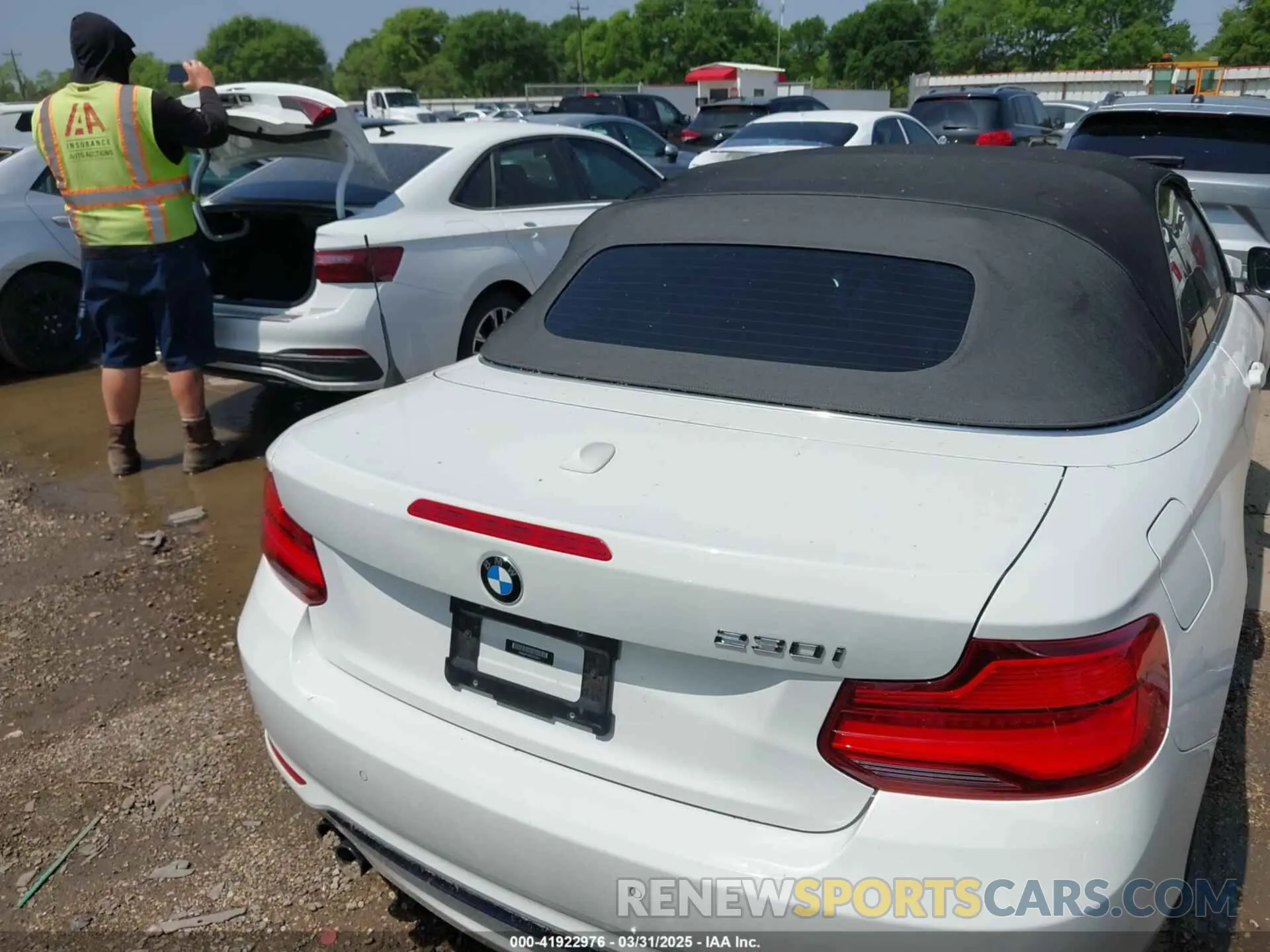 17 Photograph of a damaged car WBA2M7C56KVD52017 BMW 230I 2019