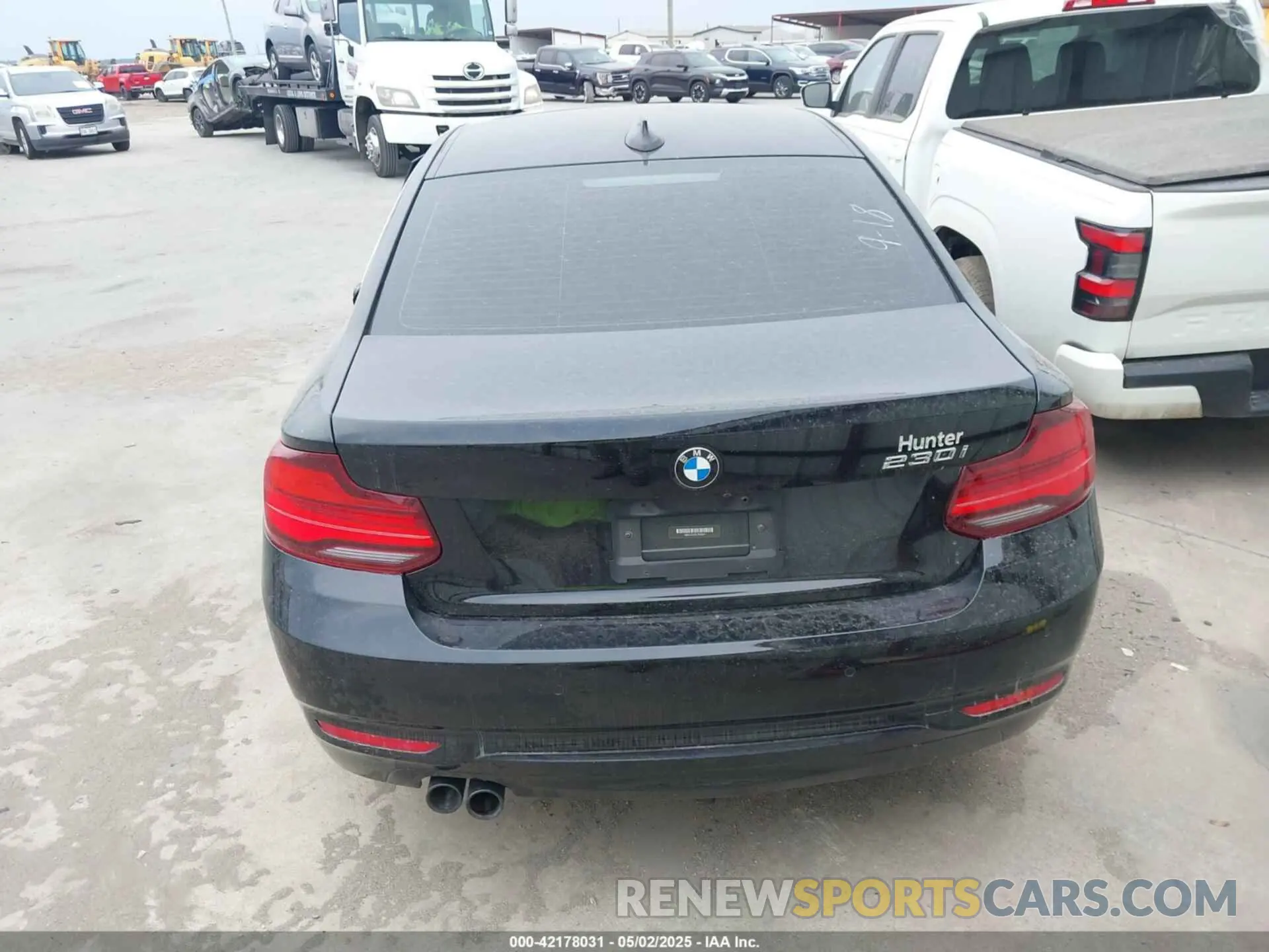 16 Photograph of a damaged car WBA2J1C03L7E53547 BMW 230I 2020