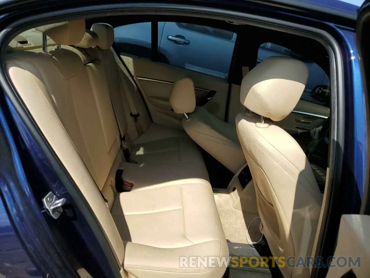 10 Photograph of a damaged car WBA8E9G52GNU28754 BMW 3 SERIES 2016