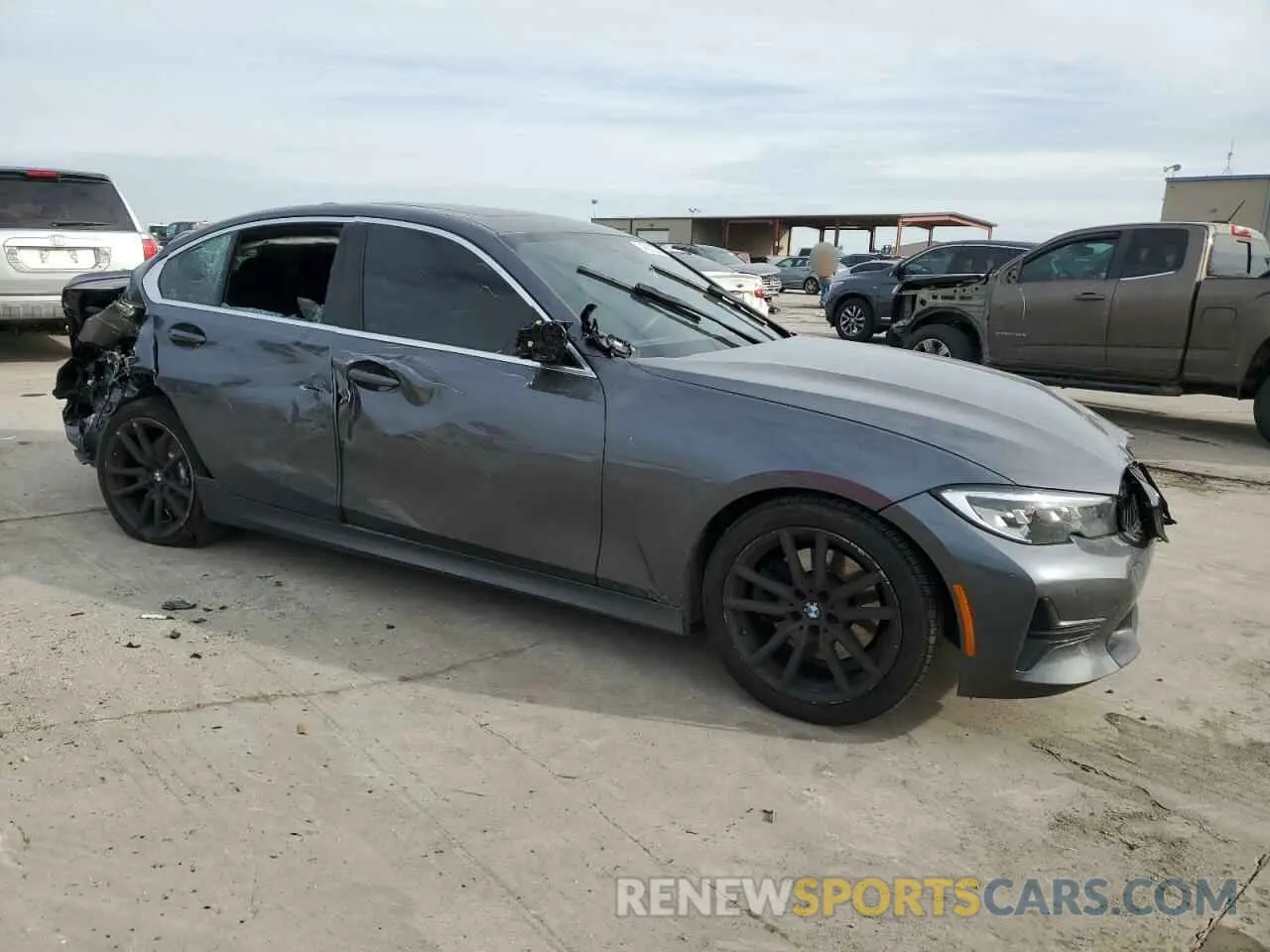 4 Photograph of a damaged car 3MW5R1J50K8B01198 BMW 3 SERIES 2019