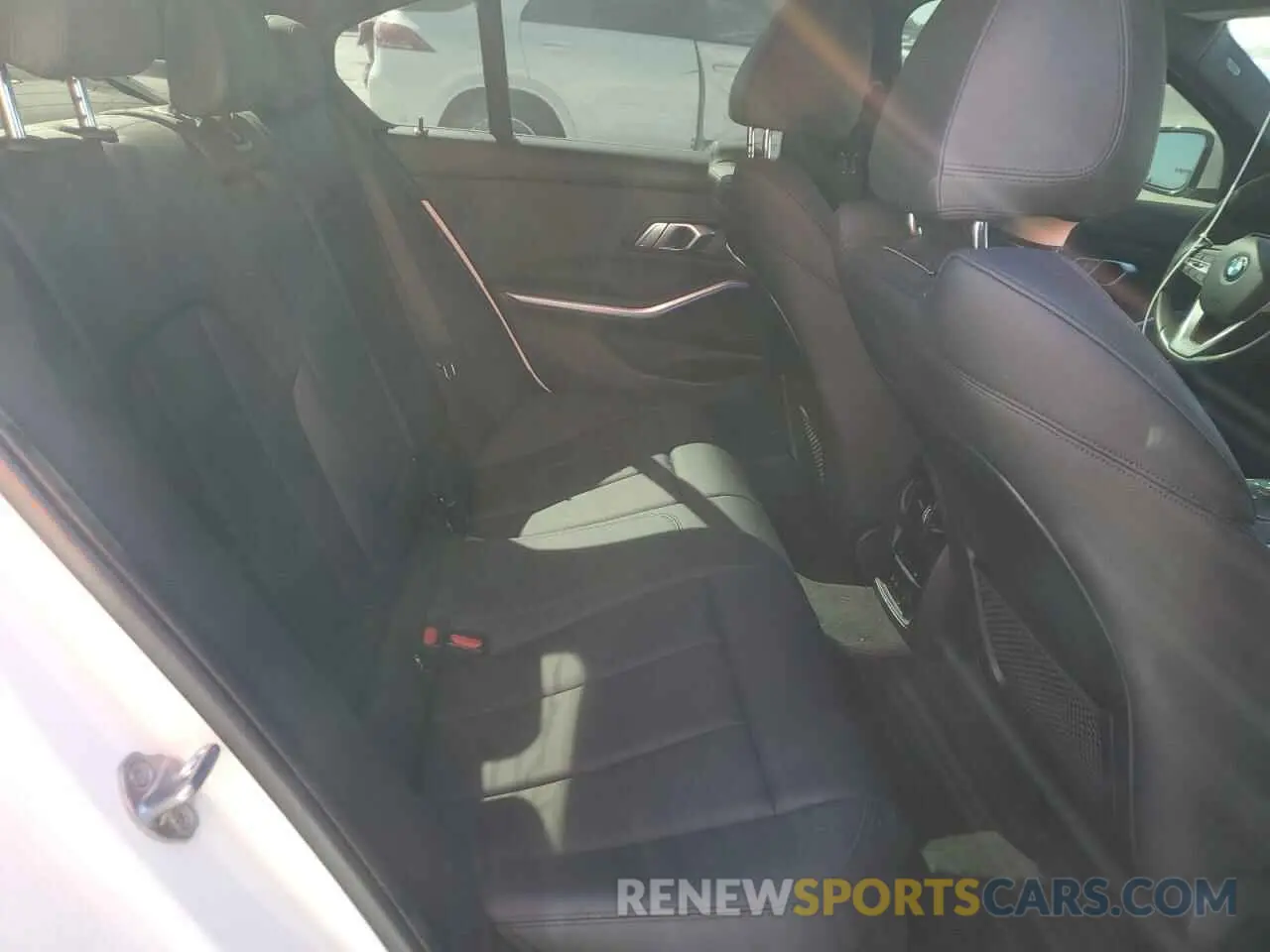 10 Photograph of a damaged car 3MW5R1J50K8B02707 BMW 3 SERIES 2019
