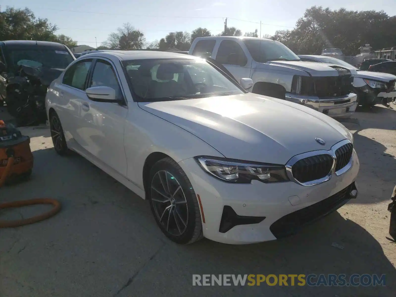 1 Photograph of a damaged car 3MW5R1J51K8B01162 BMW 3 SERIES 2019