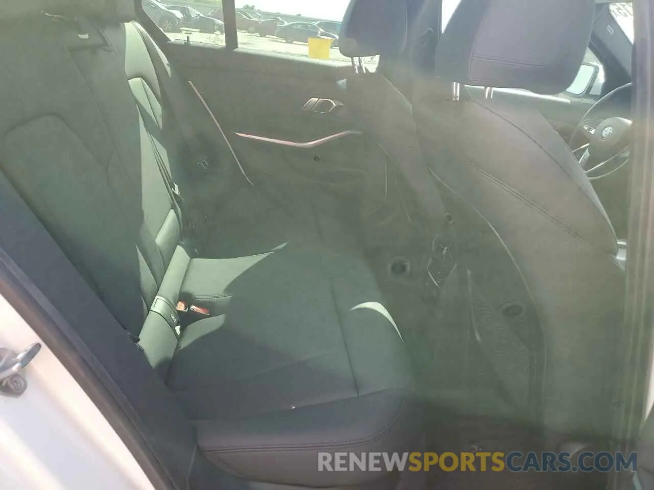 10 Photograph of a damaged car 3MW5R1J51K8B01887 BMW 3 SERIES 2019