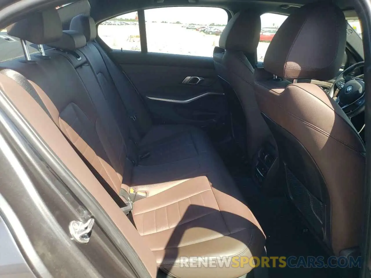 10 Photograph of a damaged car 3MW5R1J51K8B02344 BMW 3 SERIES 2019