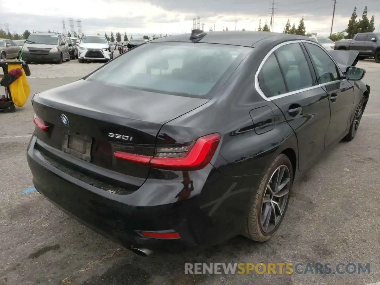 4 Photograph of a damaged car 3MW5R1J53K8A05520 BMW 3 SERIES 2019